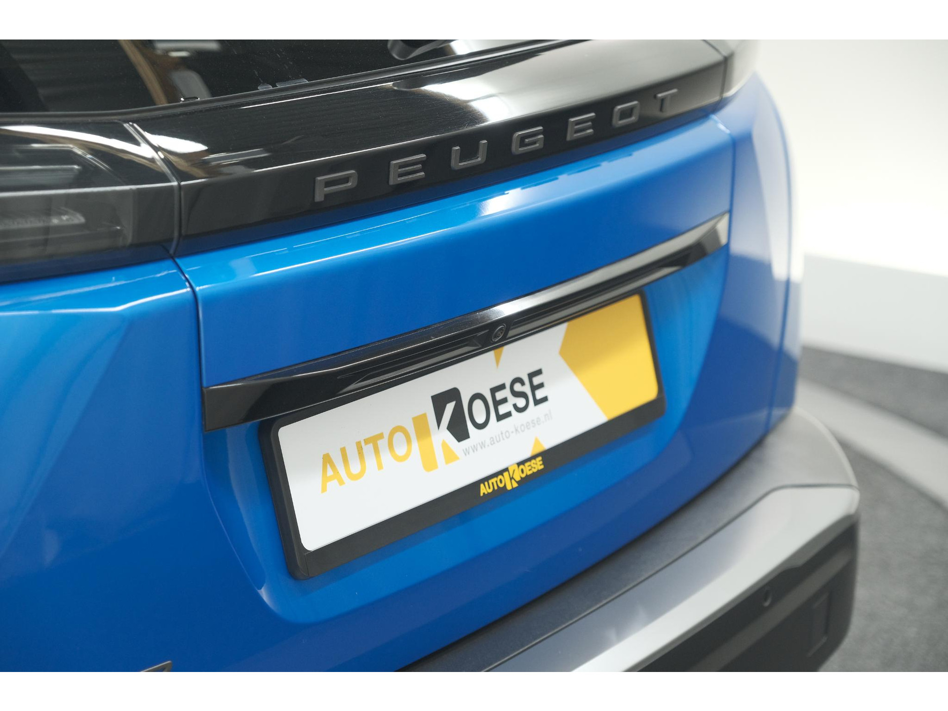 Peugeot 2008 PureTech 130 EAT8 Blue Lease Allure | Camera | Navigatie | Parkeersensoren | Apple Carplay