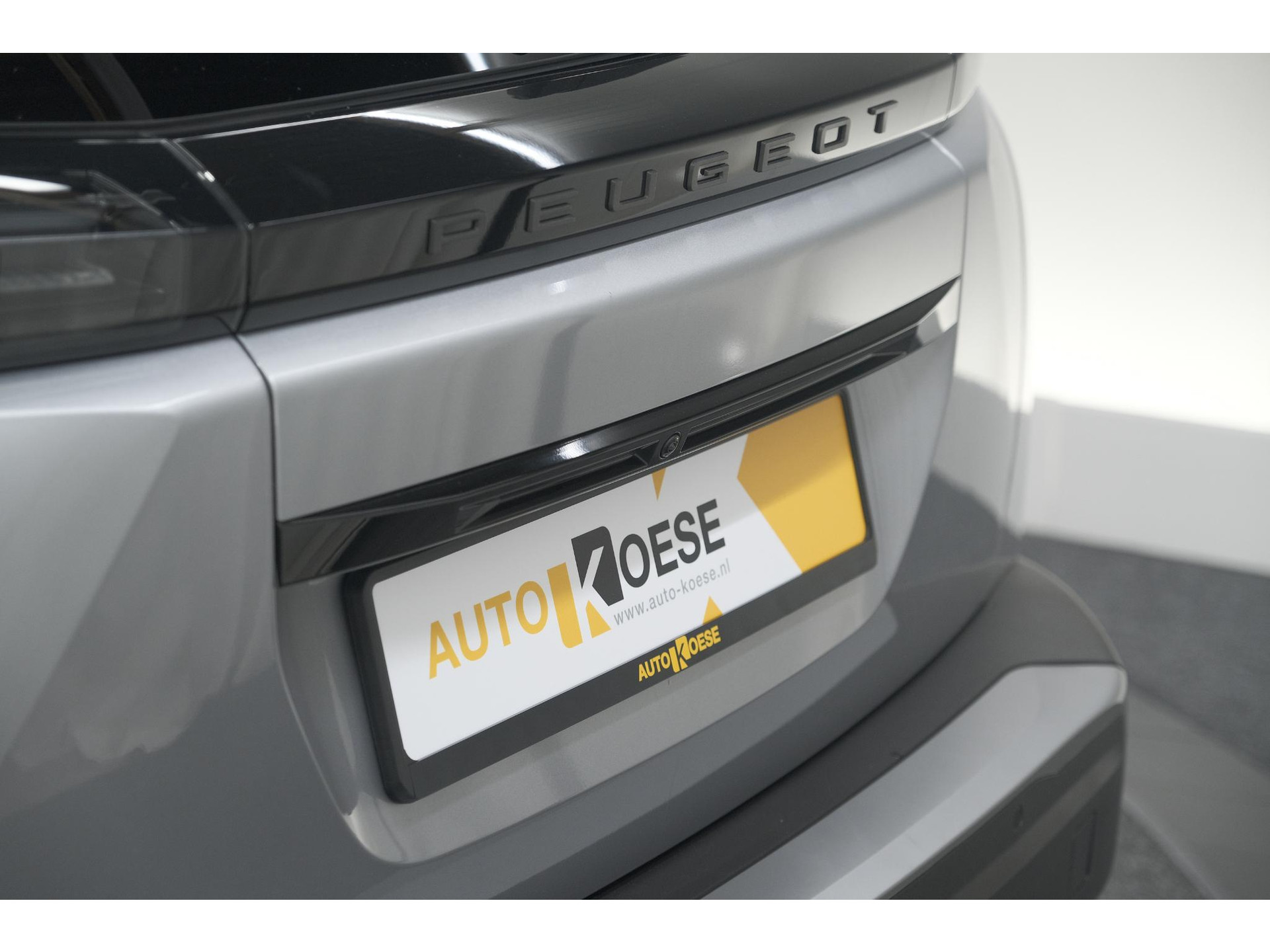 Peugeot 2008 PureTech 130 EAT8 Allure | Camera | Navigatie | Parkeersensoren | Apple Carplay