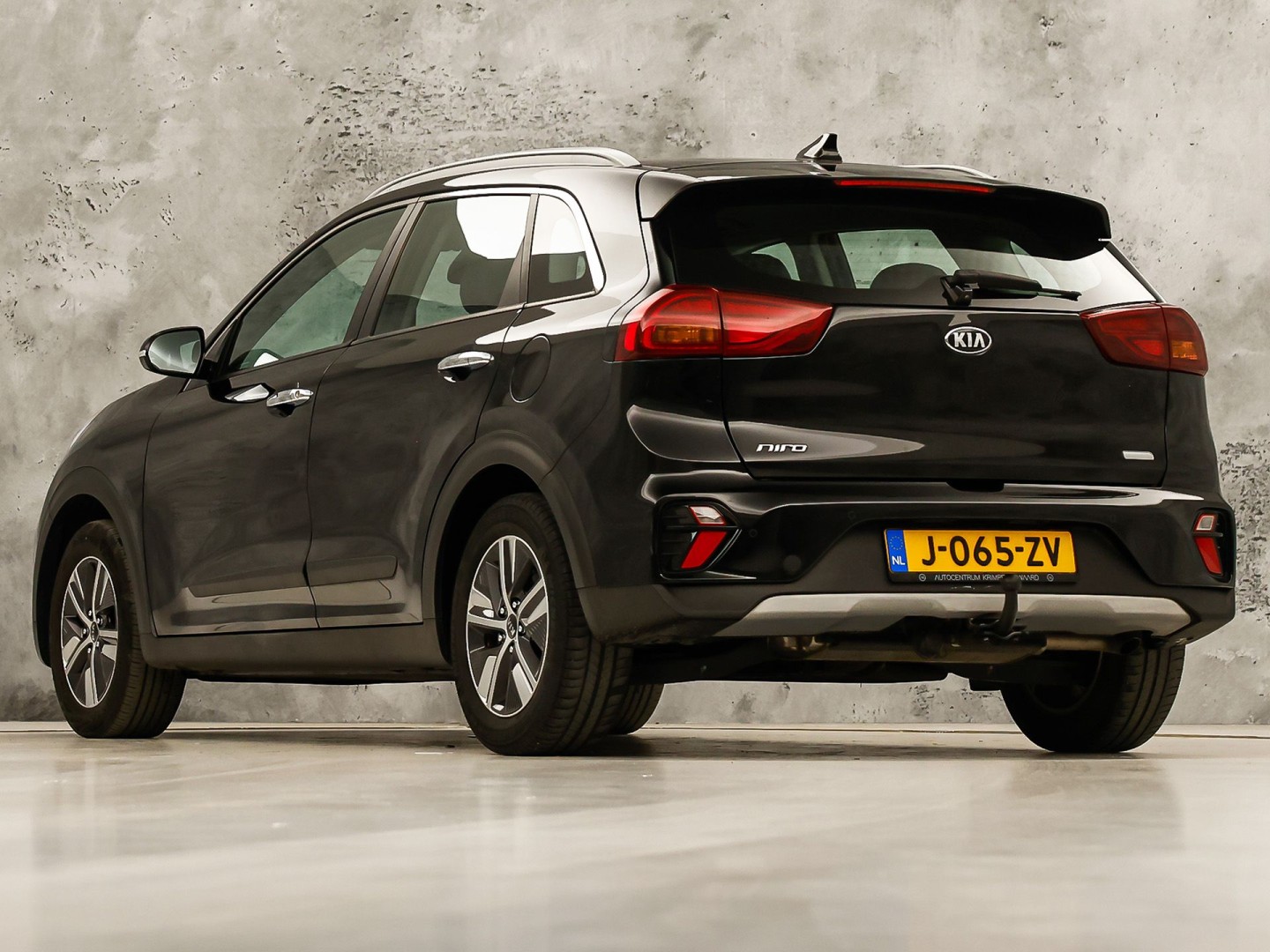 Kia Niro 1.6 GDi Hybrid DynamicLine 141Pk Automaat (APPLE CARPLAY, GROOT NAVI, CAMERA, TREKHAAK, SPORTSTOELEN, ADAPTIVE CRUISE, LANE ASSIST, NIEUWE APK, NIEUWSTAAT)