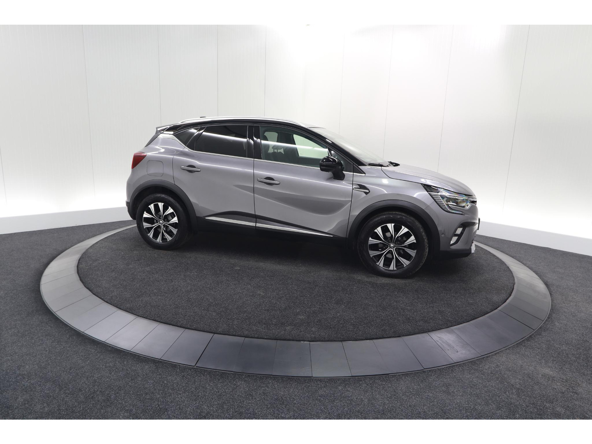 Renault Captur Mild Hybrid 140 EDC Techno | 360 Camera | 9.3 Inch Navigatie | Apple Carplay | 18 Inch Lichtmetalen Velgen