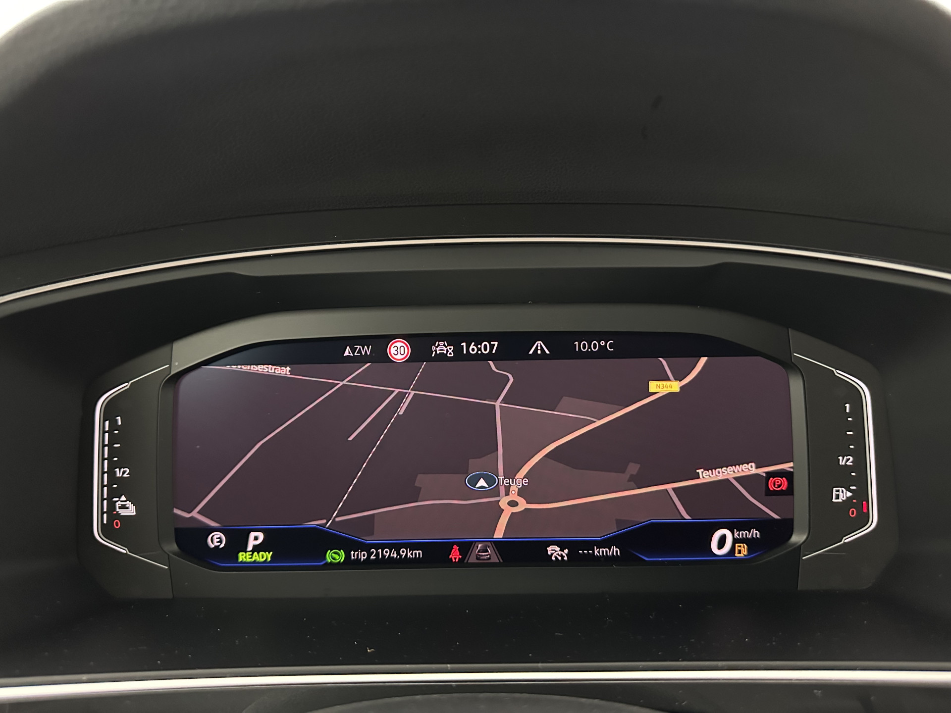 Volkswagen Tiguan 1.4 TSI Black-Style R-Line Business eHybrid ( Plug-in ) (INCL-BTW) *HEAD-UP | FULL-LED | ADAPTIVE-CRUISE | TOPVIEW | KEYLESS | DIGI-COCKPIT | HEATED-COMFORTSEATS | NAVI-FULLMAP | DAB+ | PRIVACYGLASS | ECC | CARPLAY | PDC | 20''ALU