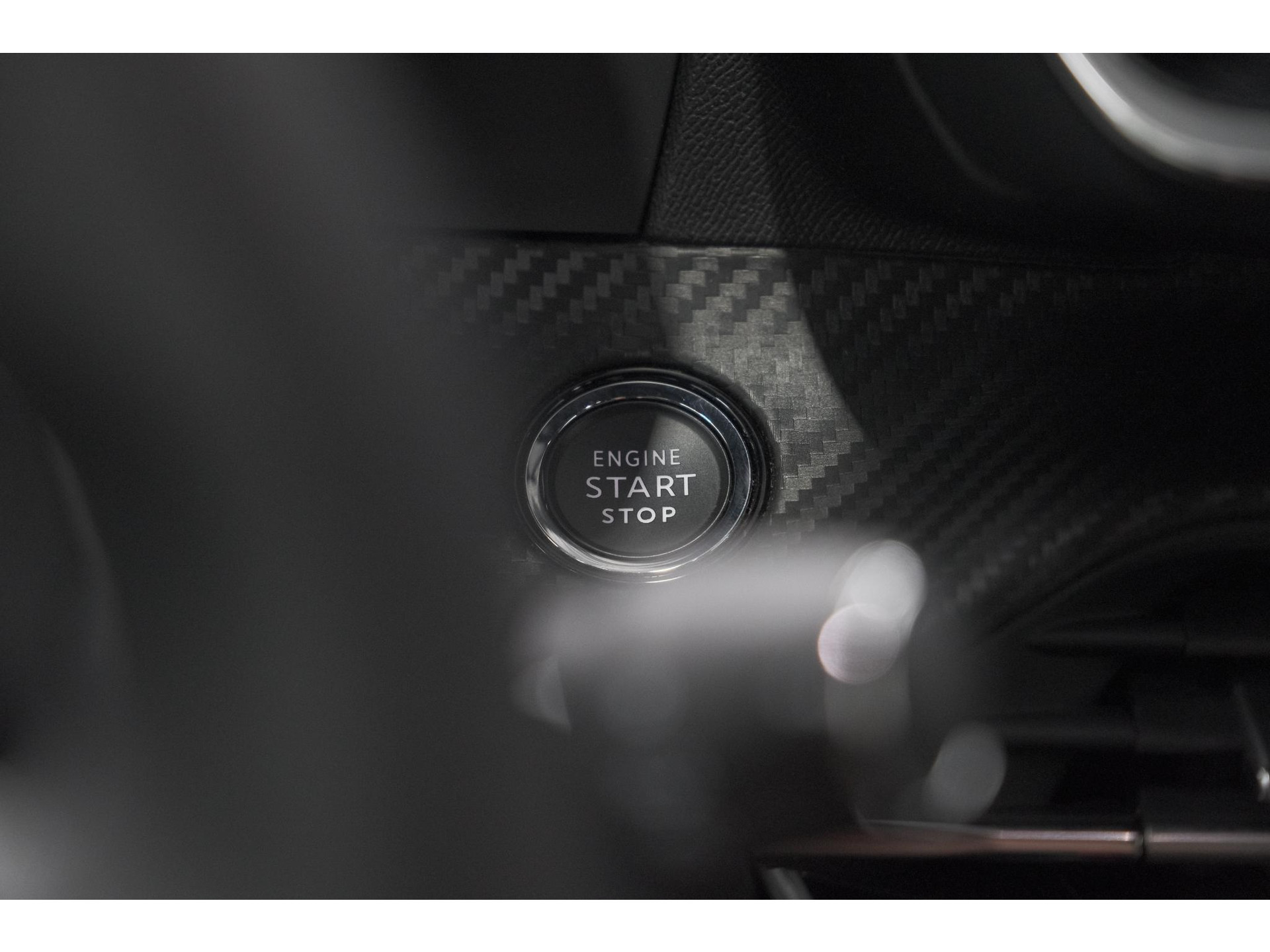 Peugeot 2008 PureTech 130 EAT8 GT-Line | Camera | Dodehoekdetectie | Adaptieve Cruise Control | Apple Carplay
