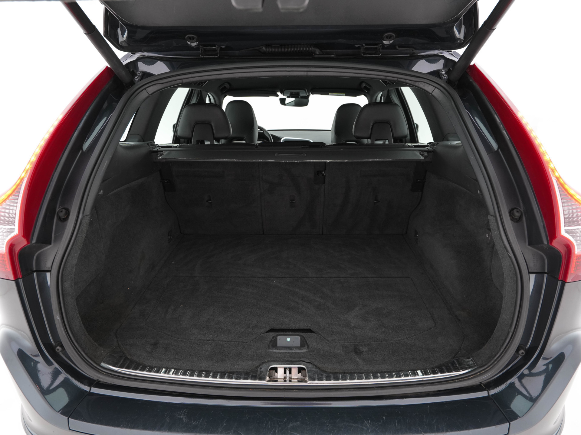 Volvo XC60 2.0 D4 FWD Ocean Race *NAVI-FULLMAP | FULL-LEATHER | MEMORY-PACK | TOWBAR | ECC | PDC | CRUISE | COMFORT-SEATS | 19"ALU*