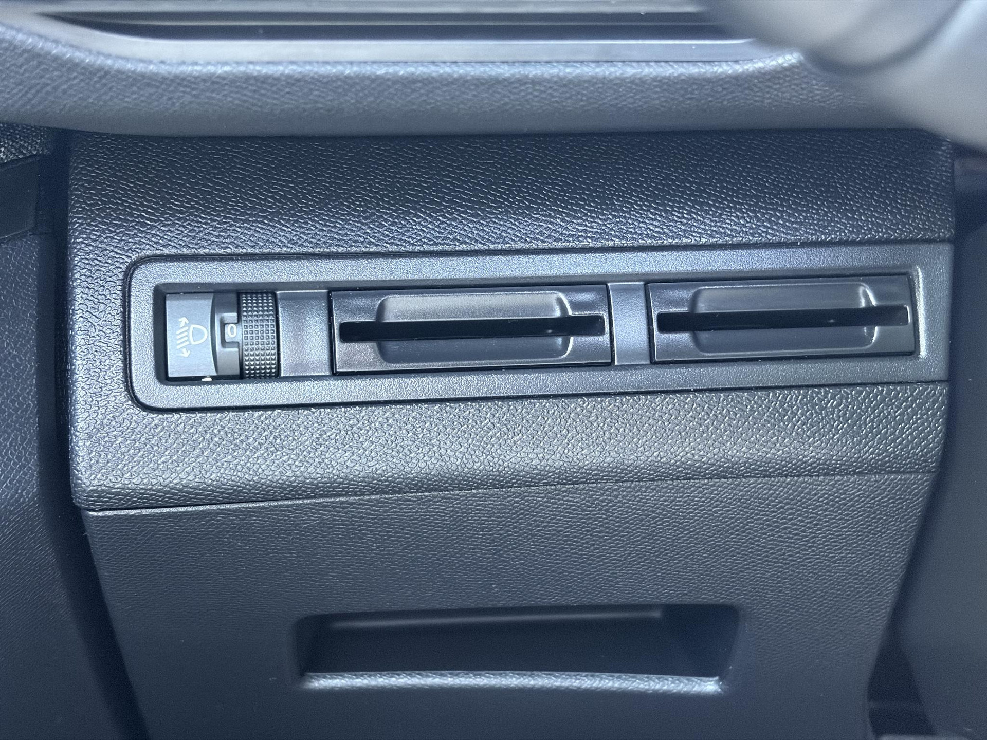 Peugeot 3008 1.2 PureTech Allure Distributieriem vv in 2025 l Pano l 360° Camera l Carplay l Dealer Onderhouden l Navi l Halfleder l Pdc l Keyless l 131pk l 6 Bak l Apk tot 12-2026