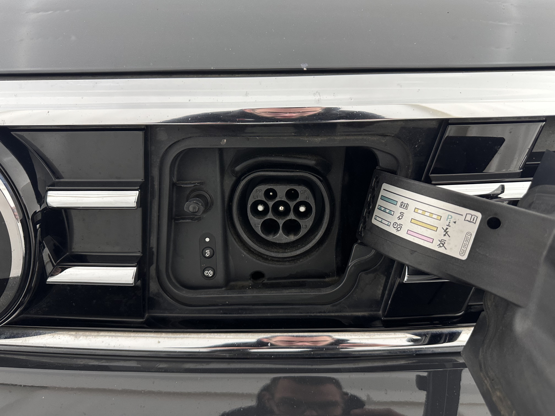 Volkswagen Passat 1.4 TSI PHEV GTE Business (INCL-BTW) Aut. *FULL-LED | DIGI-COCKPIT | ADAPTIVE-CRUISE | NAVI-FULLMAP | KEYLESS | DAB+ | COMFORT-SEATS | SHIFTPADDLES | PRIVACY-GLASS | PDC | CAMERA | CARPLAY | 17''ALU*