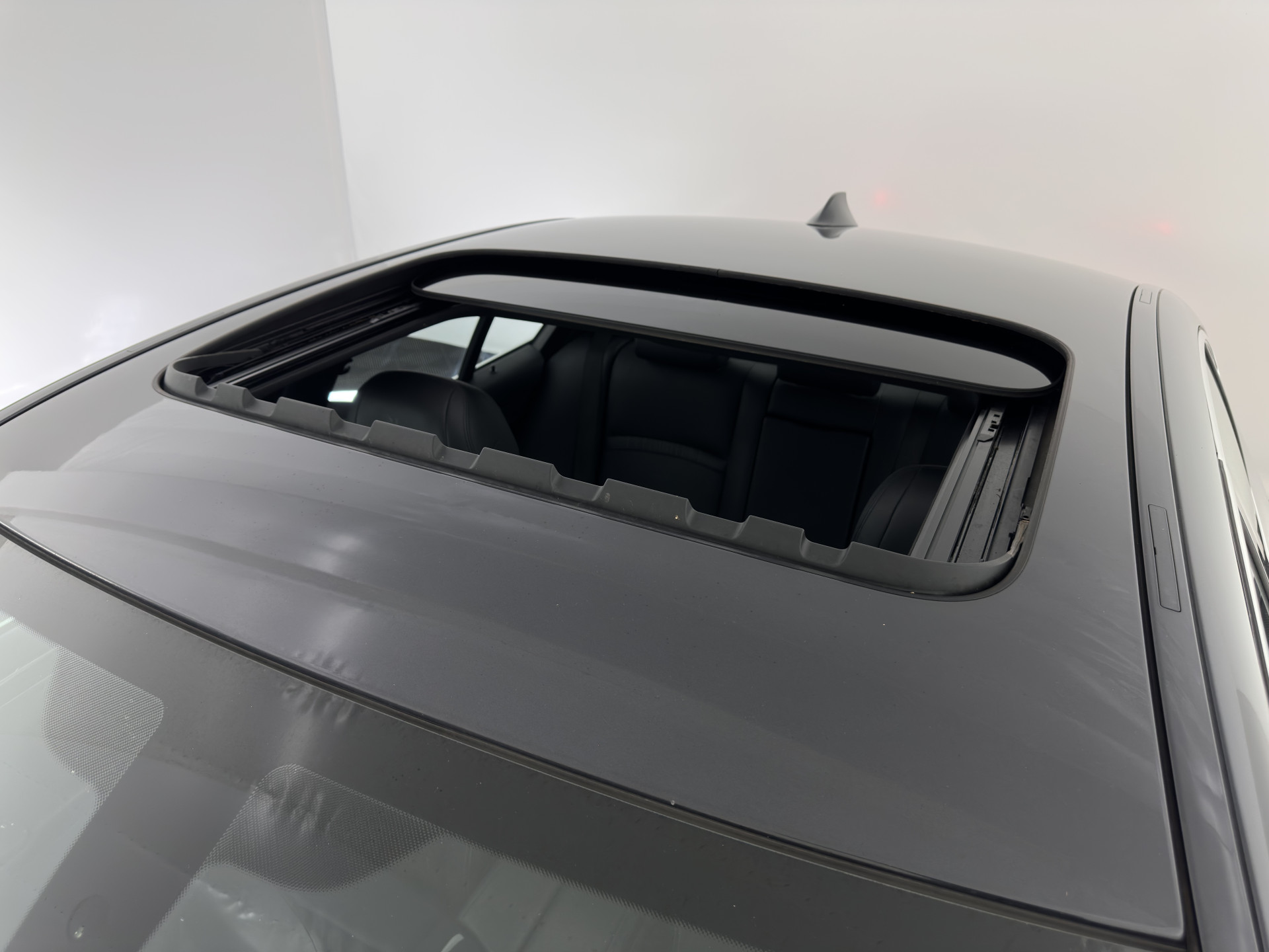 BMW 5-serie 518d Luxury-Line High Executive Aut. *PANO | LUXURY-LEATHER | BI-XENON | NAVI-FULLMAP | HEATED-COMFORTSEATS | HIFI-SOUND | CAMERA | ECC | PDC | CRUISE | 18''ALU*