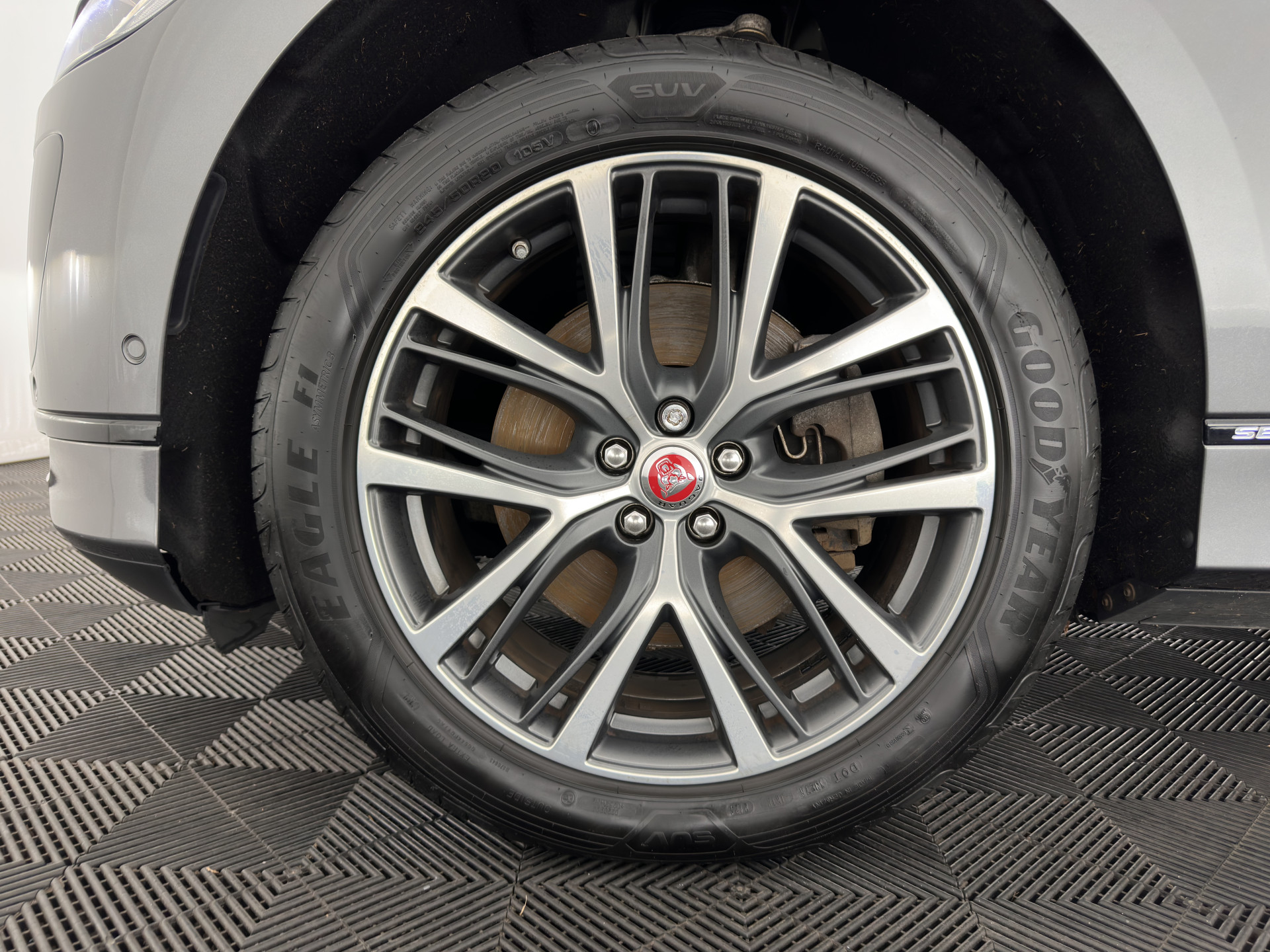 Jaguar I-PACE EV400 HSE 90 kWh AWD (INCL-BTW) *PANO | LEATHER | FULL-LED | MERIDIAN-AUDIO | TOP-VIEW | MEMORY-PACK | BLIND-SPOT | DIGI-COCKPIT | KEYLESS | DAB+ | NAVI-FULLMAP | ECC | HEATED-COMFORTSEATS | PDC | CCS-FASTLOADER