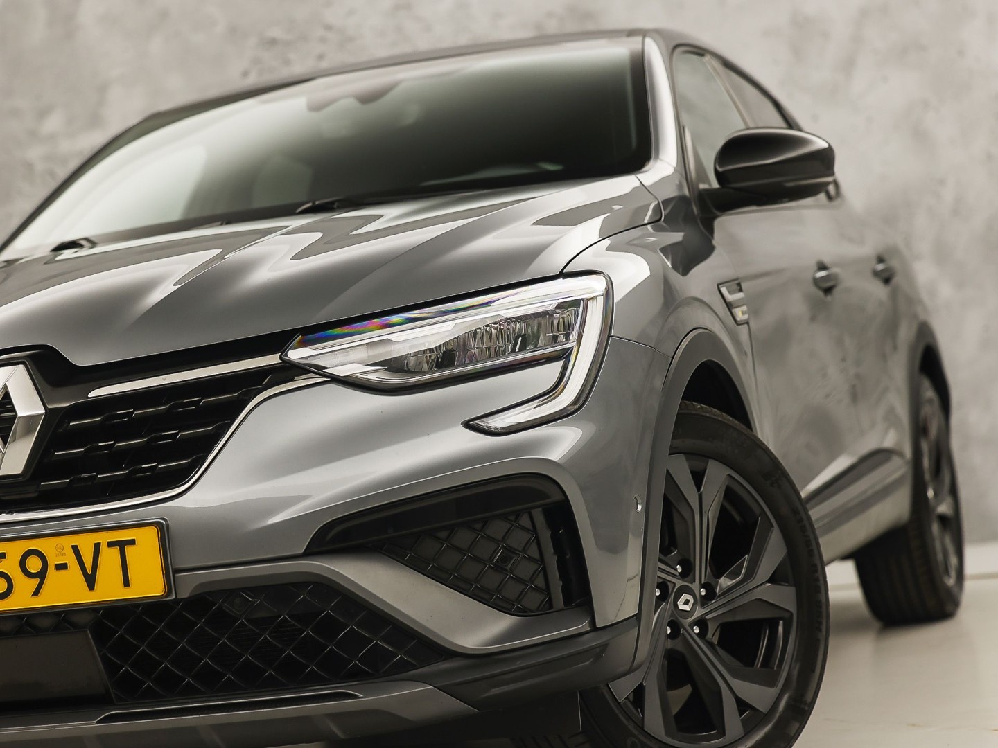 Renault Arkana 1.6 E-Tech Hybrid 145 R.S. Line 145Pk Automaat (VIRTUAL COCKPIT, APPLE CARPLAY, GROOT NAVI, STUUR/STOELVERWARMING, LEDER/ALCANTARA, CAMERA, ELEKTRISCHE SPORTSTOELEN, GETINT GLAS, ADAPTIVE CRUISE, KEYLESS, NIEUWSTAAT)