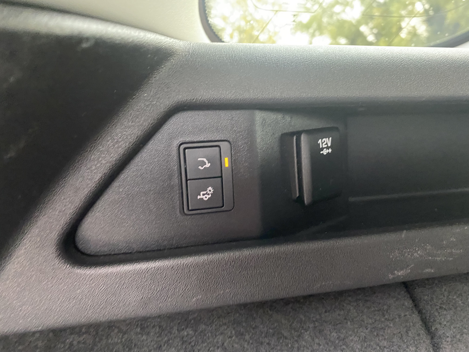 Land Rover Discovery Sport 2.0 TD4 HSE Luxury AWD [⚠️] *NAVI-FULLMAP | BI-XENON | LEATHER | MERIDIAN-SURROUND | CAMERA | ECC | PDC | CRUISE | LANE-ASSIST | MEMORY-PACK | PRIVACY-GLASS | TOWBAR | HEATED-COMFORTSEATS | LANE-ASSIST | 19"ALU*