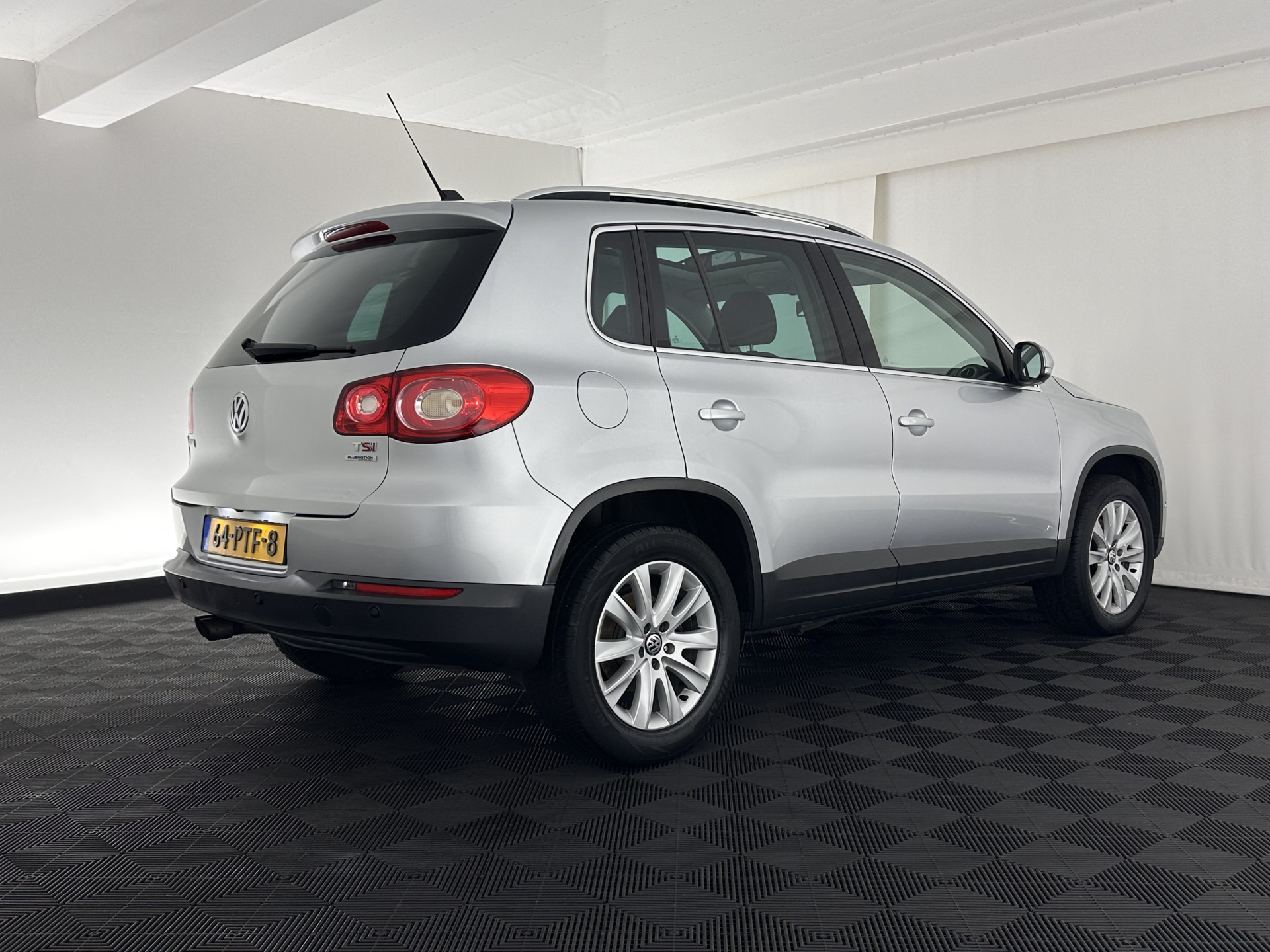 Volkswagen Tiguan 1.4 TSI Sport&Style *PANO | NAVI-FULLMAP | CAMERA | KEYLESS | HEATED-COMFORTSEATS | ECC | PDC | CRUISE | PRIVACY-GLASS | 17''ALU*