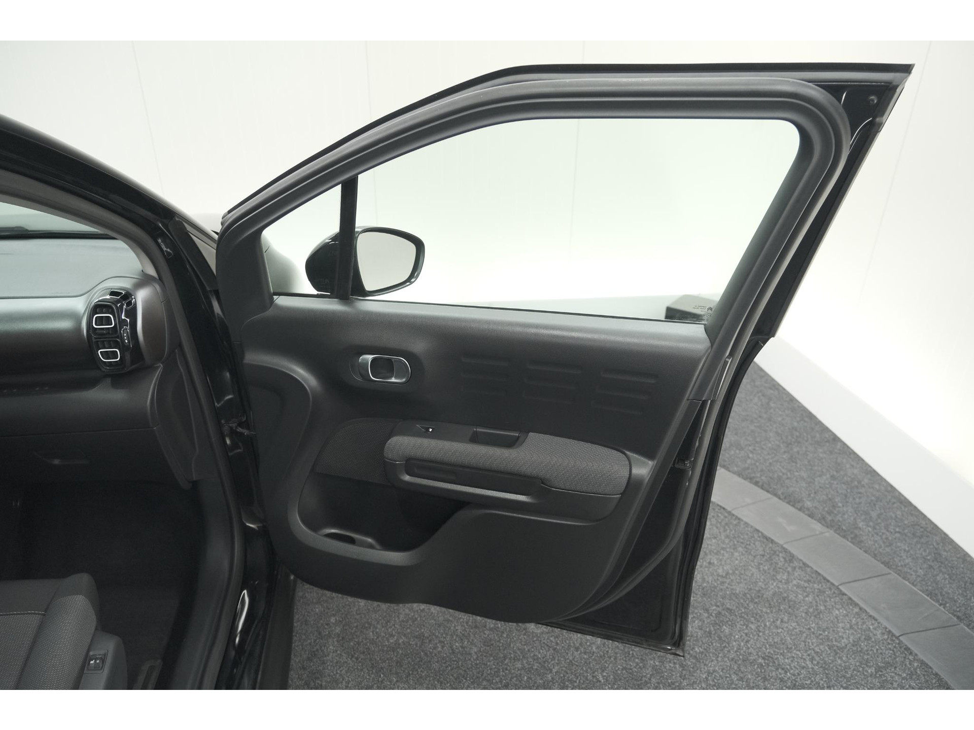 Citroen C3 Aircross PureTech 130 EAT6 Plus | Stoelverwarming | Apple Carplay | Parkeersensoren