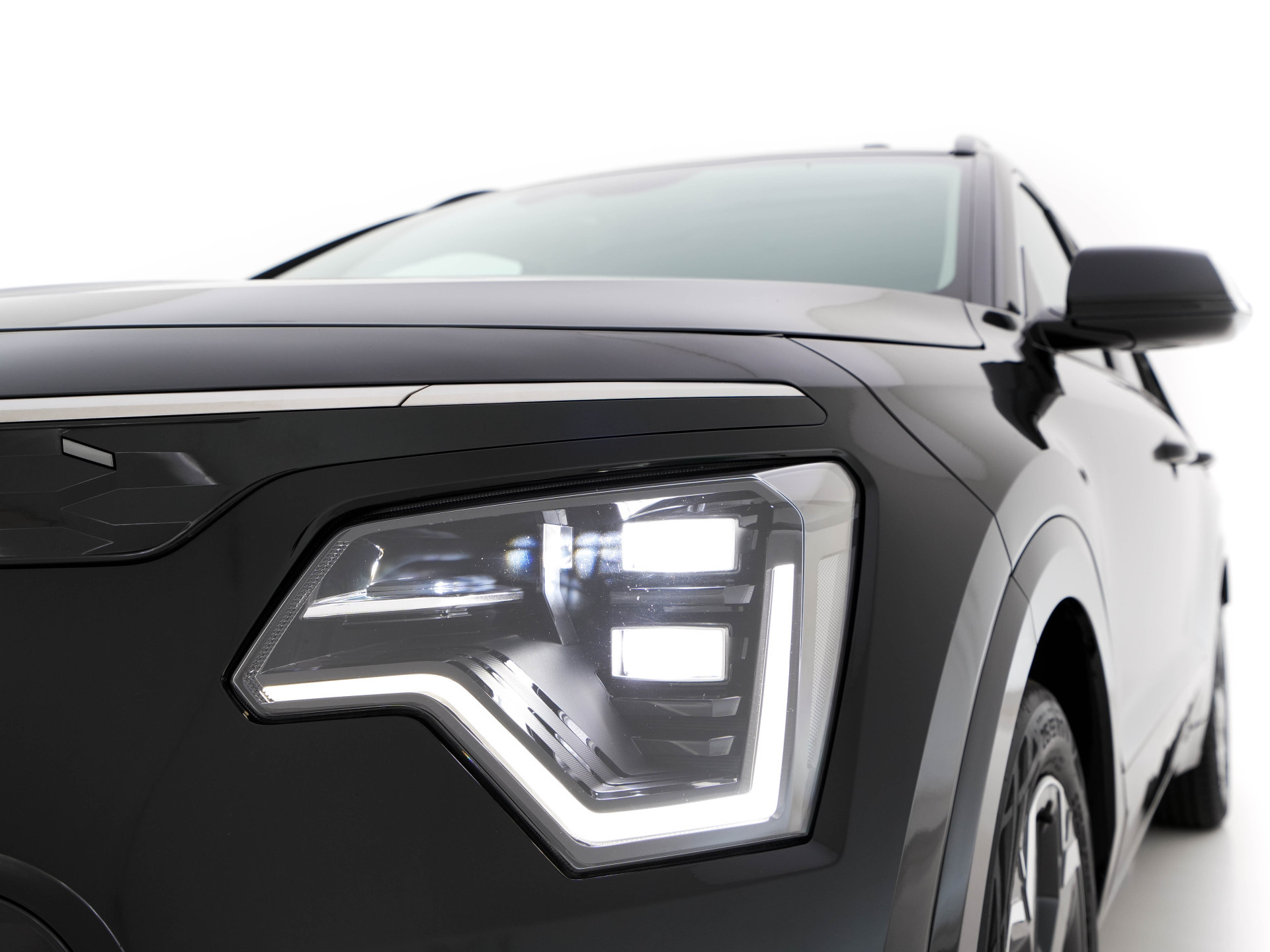 Kia Niro EV DynamicPlusLine 64.8 kWh [ 3-Fase ] (INCL-BTW) Aut. *PANO | HEAD-UP | LEATHER | DIGI-COCKPIT | NAVI-FULLMAP | DAB | ADAPT.CRUISE | CAMERA | COMFORT-SEATS | KEYLESS | DIGI-COCKPIT | SHIFT-PADDLES | HEATED-SEATS | CARPLAY | LANE-