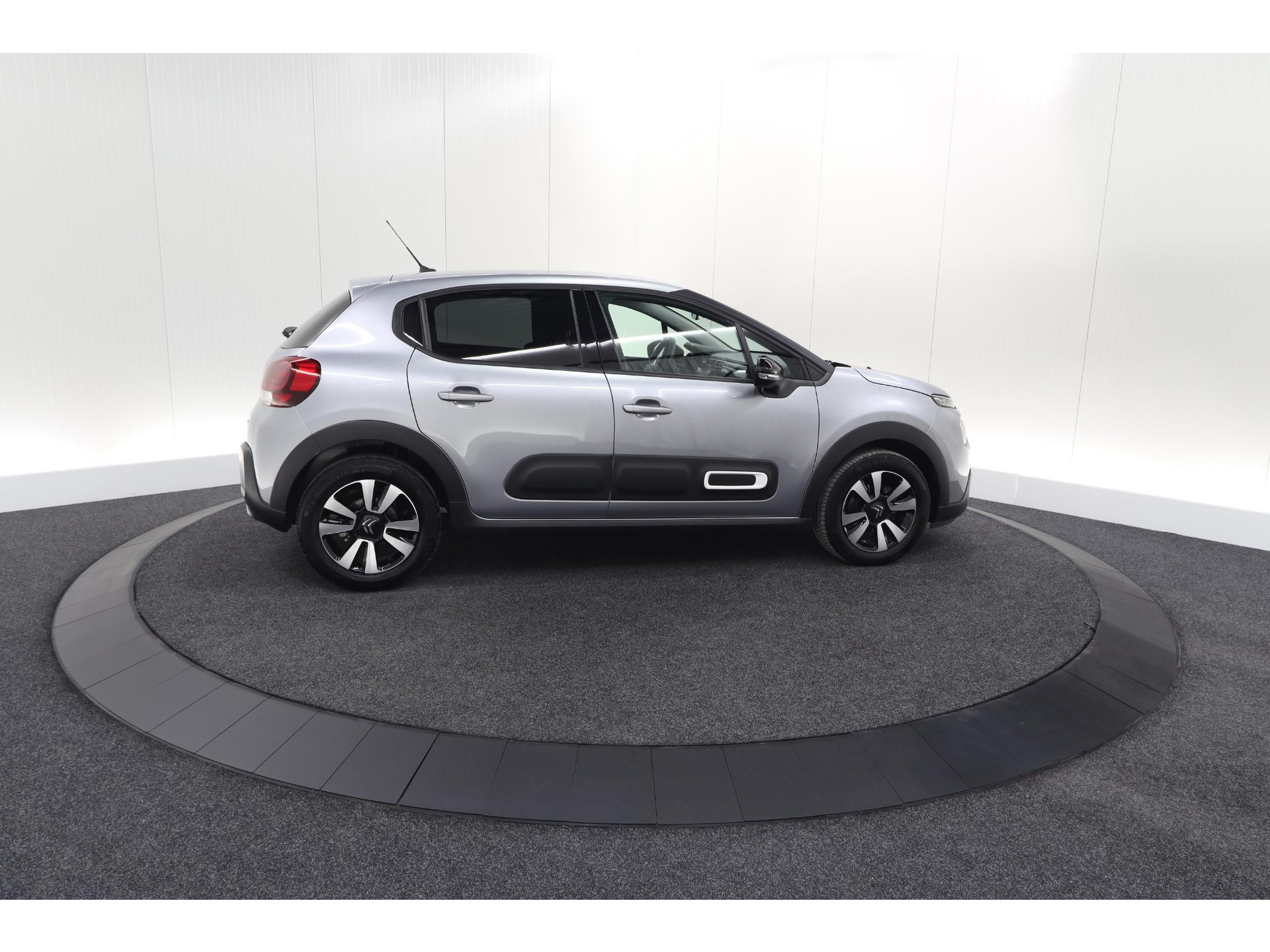 Citroen C3 PureTech 110 EAT6 Max | Apple Carplay | Parkeersensoren | Climate Control | 16 Inch Lichtmetalen Velgen
