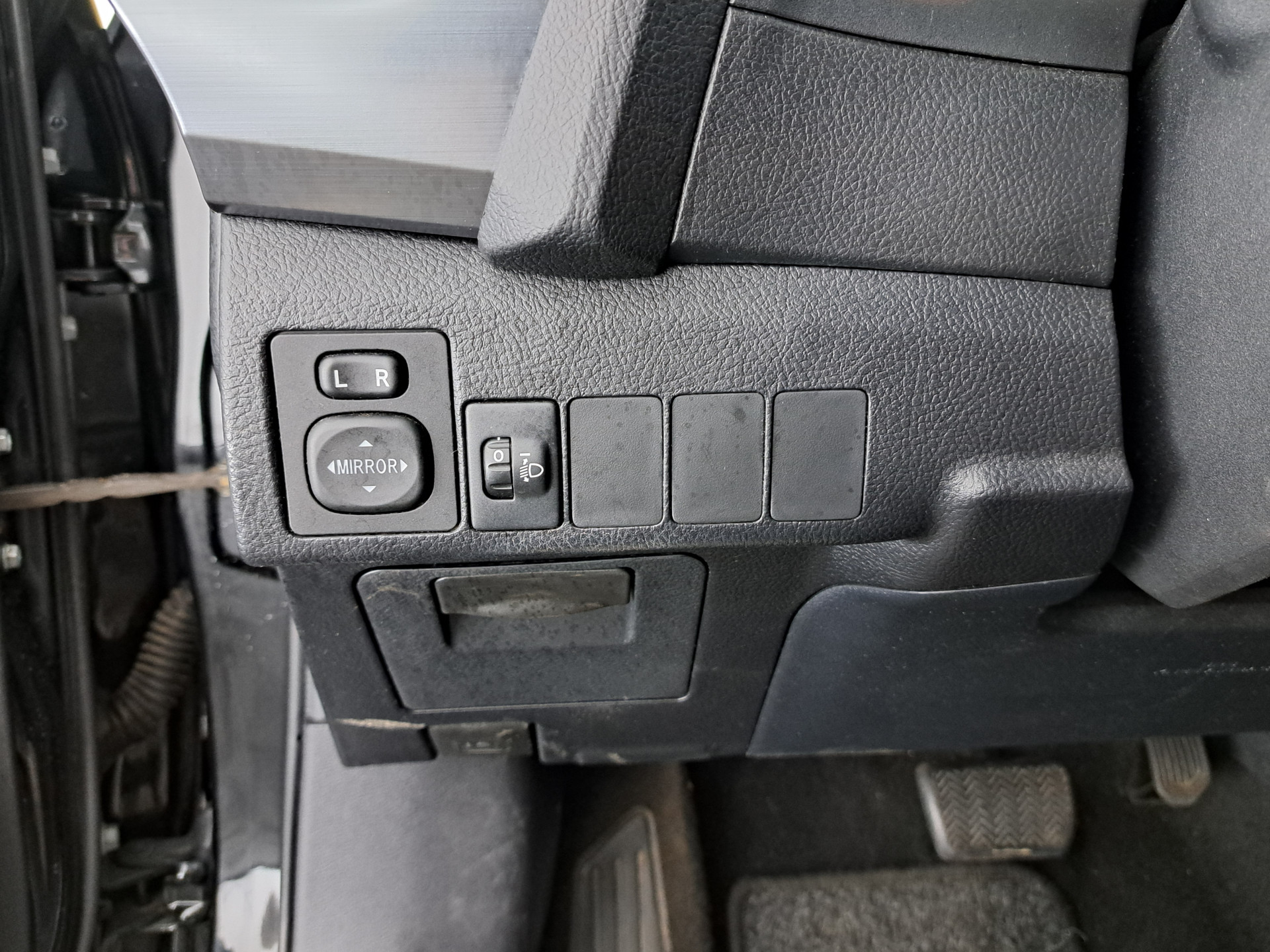 Toyota Auris Touring Sports 1.8 Hybrid Lease Aut. *PANO | NAVI-FULLMAP | KEYLESS | CAMERA | COMFORT-SEATS | ECC | PDC | CRUISE | TOWBAR | 16''ALU*