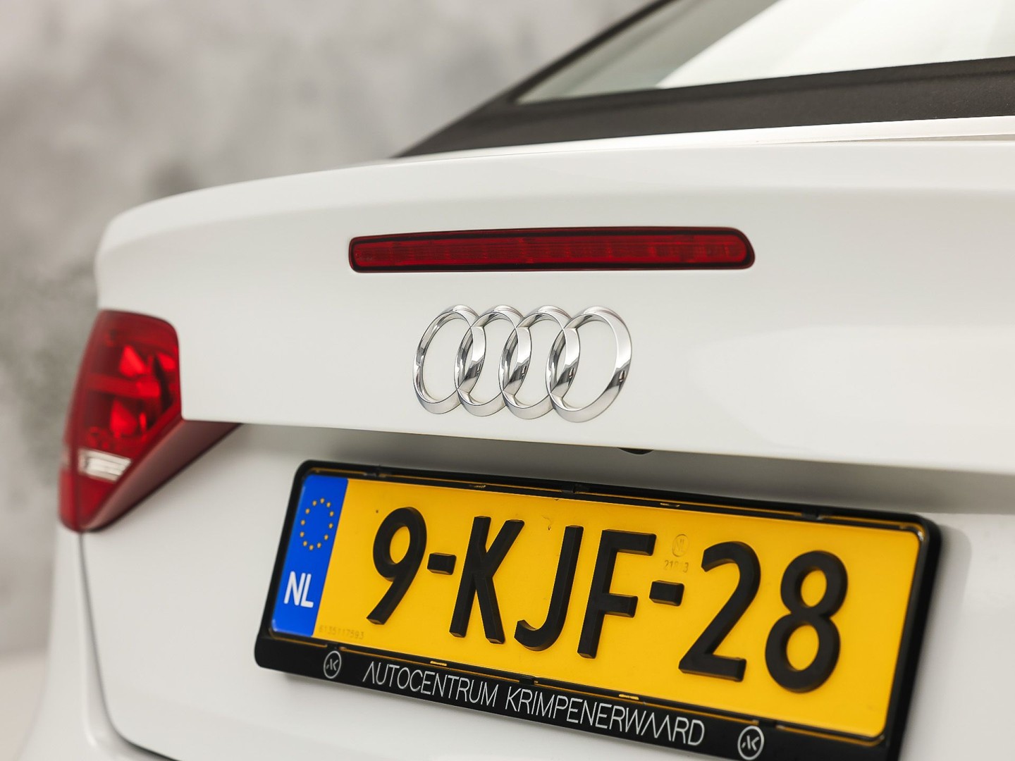 Audi A3 1.2 TFSI S-Line Sport (NAVIGATIE, CLIMATE, LEDER, STOELVERWARMING, SPORTSTOELEN, PARKEERSENSOREN, XENON, NIEUWSTAAT)