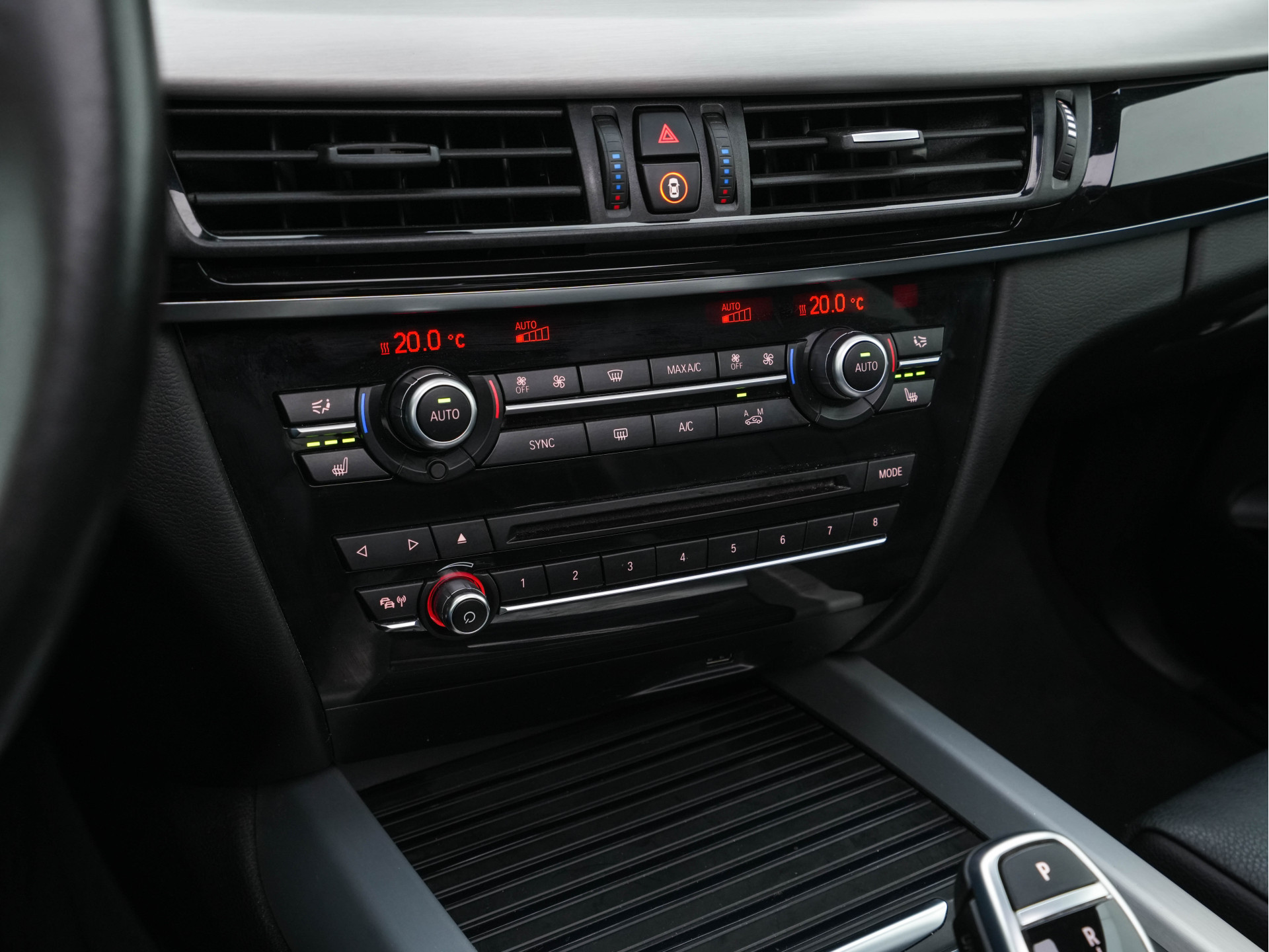 BMW X5 xDrive30d High Executive M-Sportpack Aut. *PANO | LUXURY-LEATHER | FULL-LED | HARMAN/KARDON-SURROUND | HEAD-UP | MEMORY-PACK | DIGI-COCKPIT | KEYLESS | CAMERA | NAVI-FULLMAP | AMBIENT-LIGHT | HEATED-COMFORT-SEATS | SHIFT-PADDLES