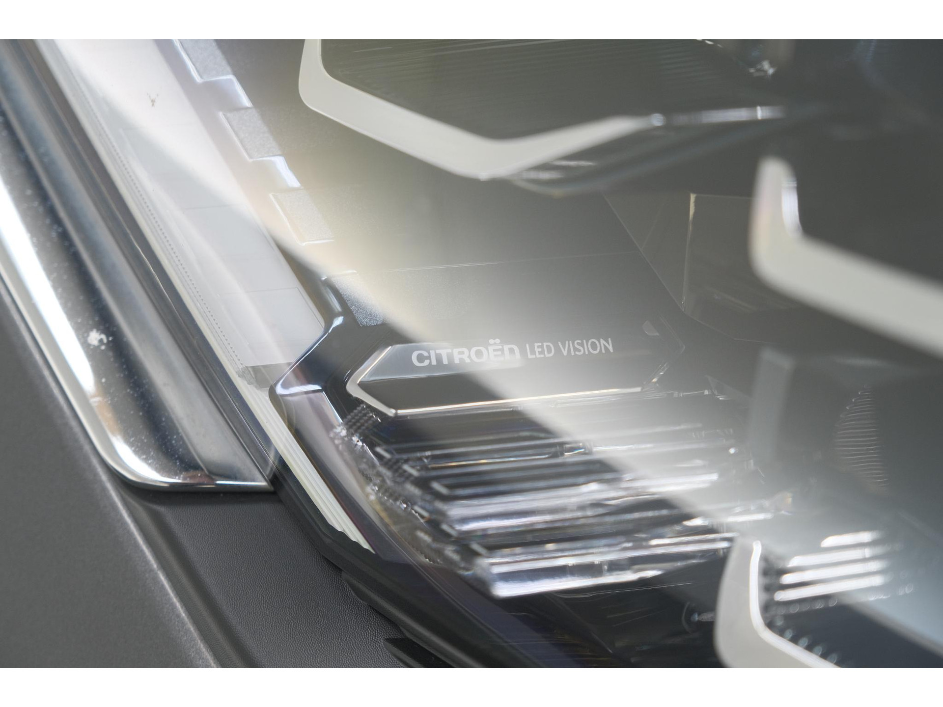 Citroen C4 Puretech 130 Feel Pack | Head-Up Display | Camera | Navigatie | Keyless Entry