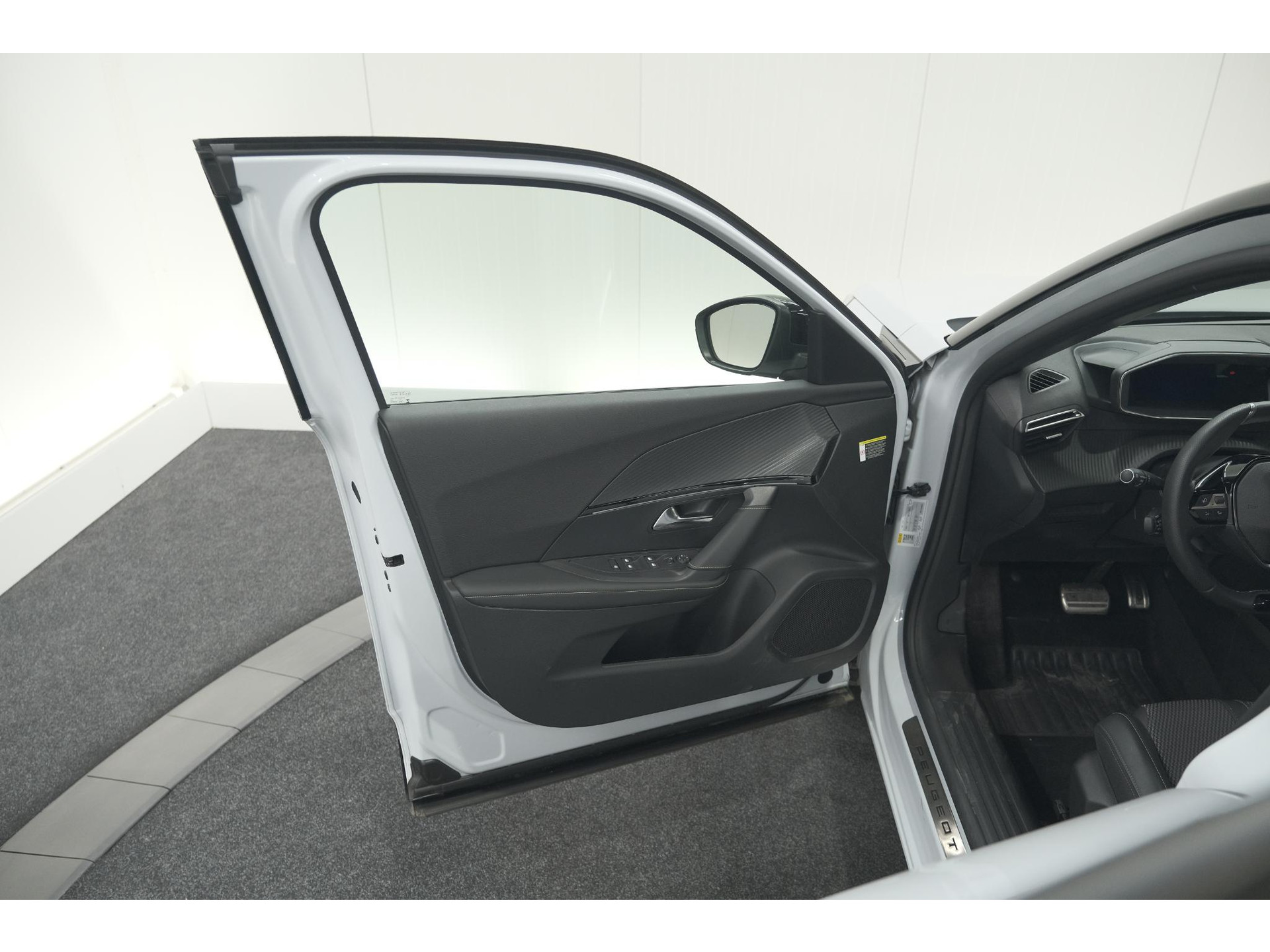 Peugeot 2008 PureTech 130 EAT8 GT | Camera | Apple Carplay | Parkeersensoren