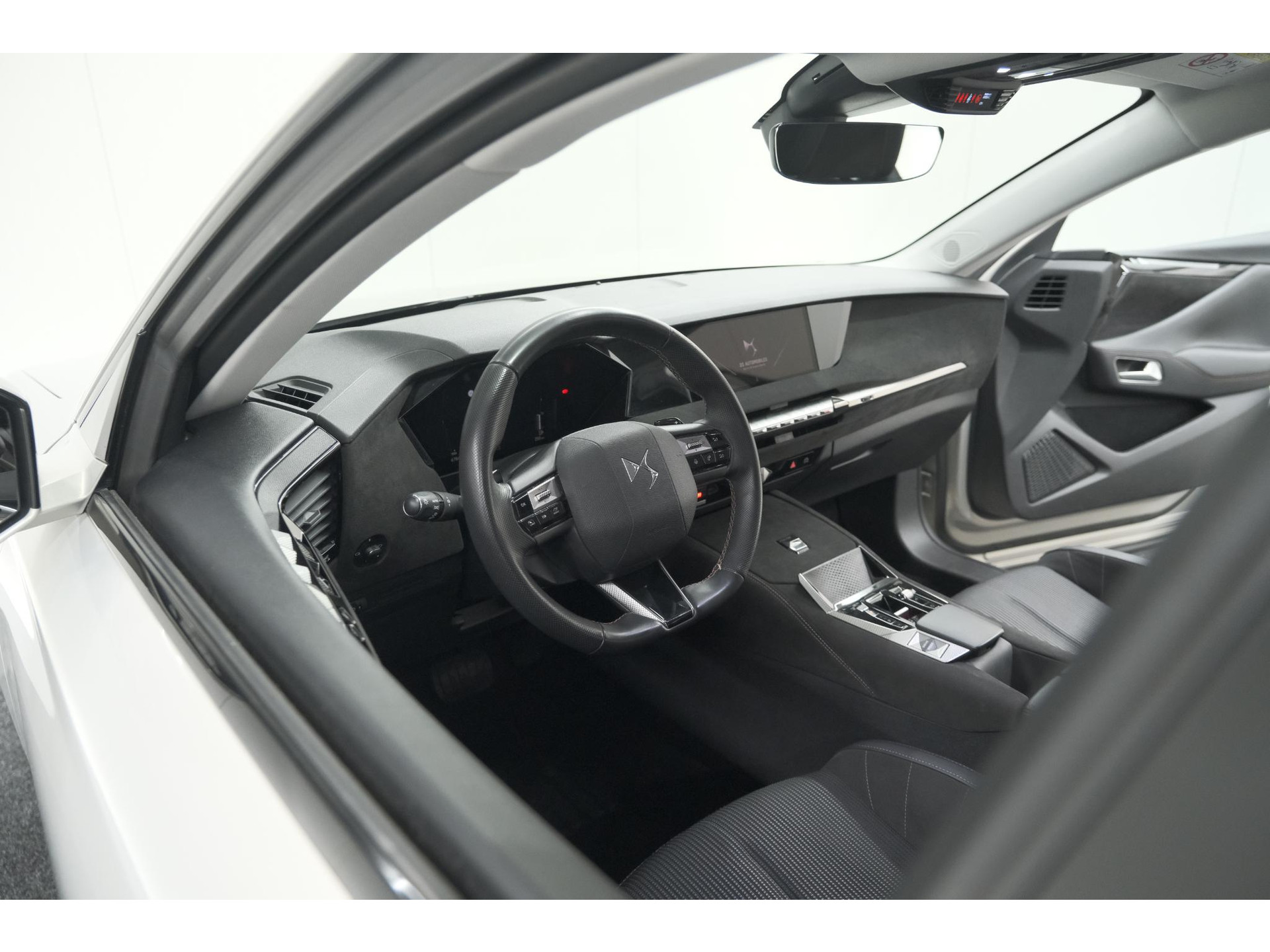 DS 4 PureTech 130 EAT8 Performance Line | Camera | Apple Carplay | Alcantara® bekleding | Parkeersensensoren