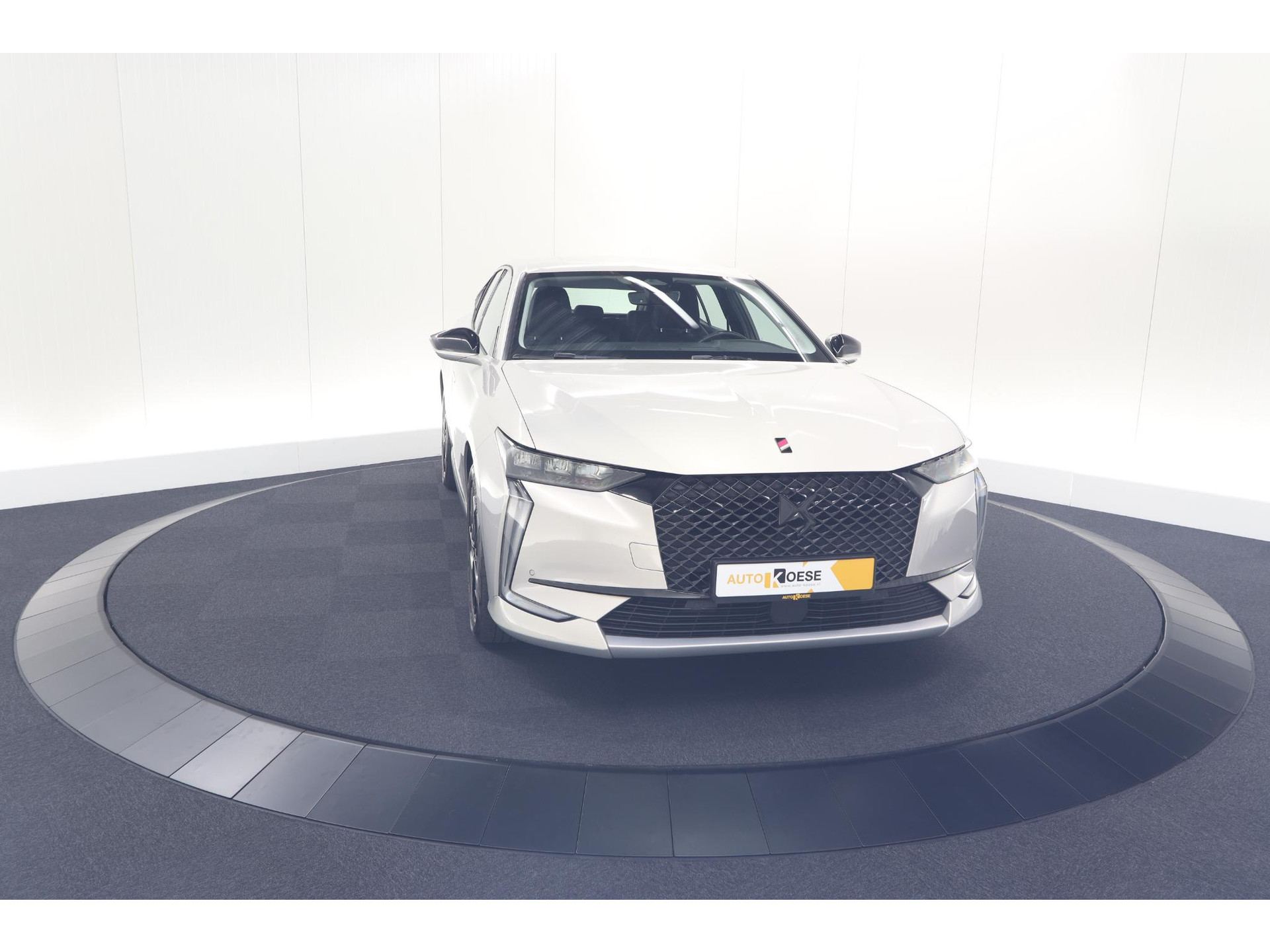 DS 4 PureTech 130 EAT8 Performance Line | Camera | Apple Carplay | Alcantara® bekleding | Parkeersensensoren