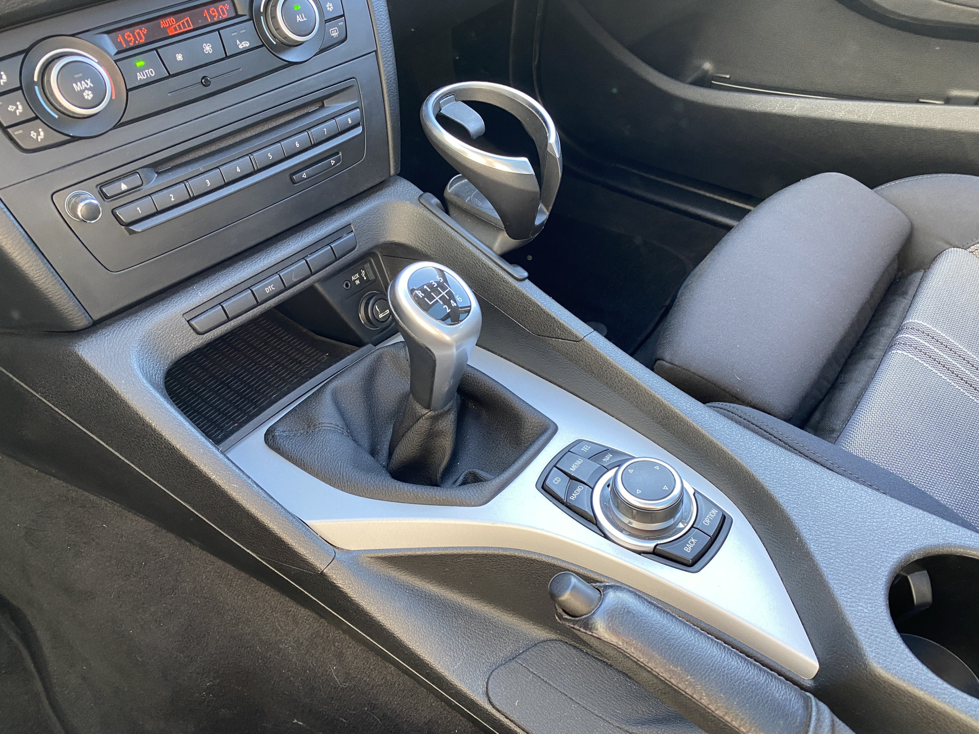 BMW X1 sDrive18i Executive AUT. | navigatie | panoramadak | sportstoelen | xenon verlichting | lichtmetalen velgen 18 inch