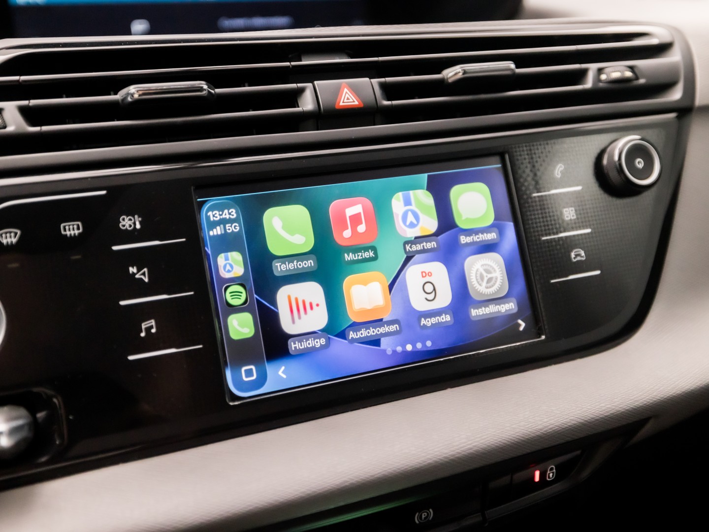 Citroën Grand C4 Picasso 1.2 PureTech Sport 7 Persoons Automaat (APPLE CARPLAY, GROOT NAVI, GETINT GLAS, TREKHAAK, SPORTSTOELEN, CAMERA, CRUISE, NIEUWE APK, NIEUWSTAAT)