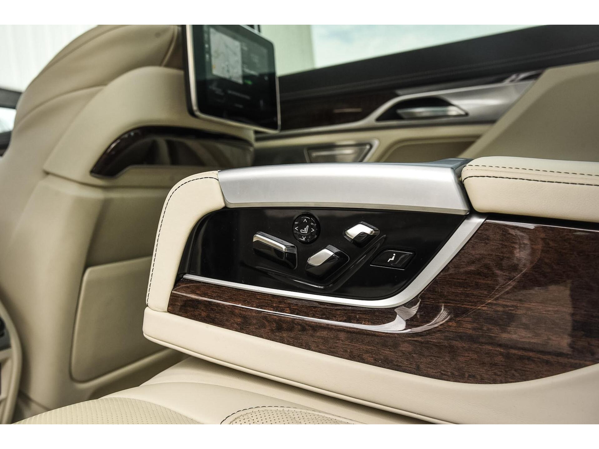 BMW 745Le High Executive | M Sport | Massage | Lounge