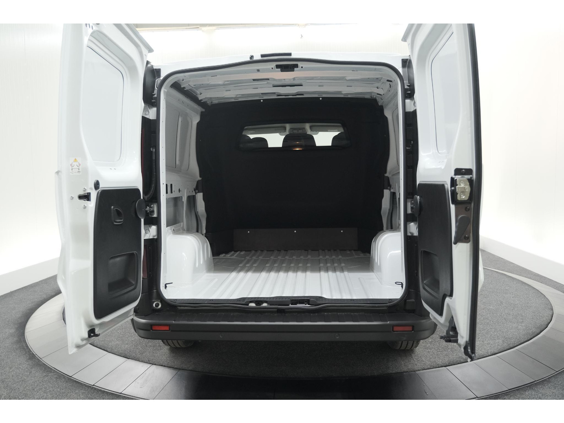 Renault Trafic 2.0 Blue dCi 130 T29 L2H1 Advance DC | 6 Zitplaatsen | Camera | Apple Carplay | Navigatie