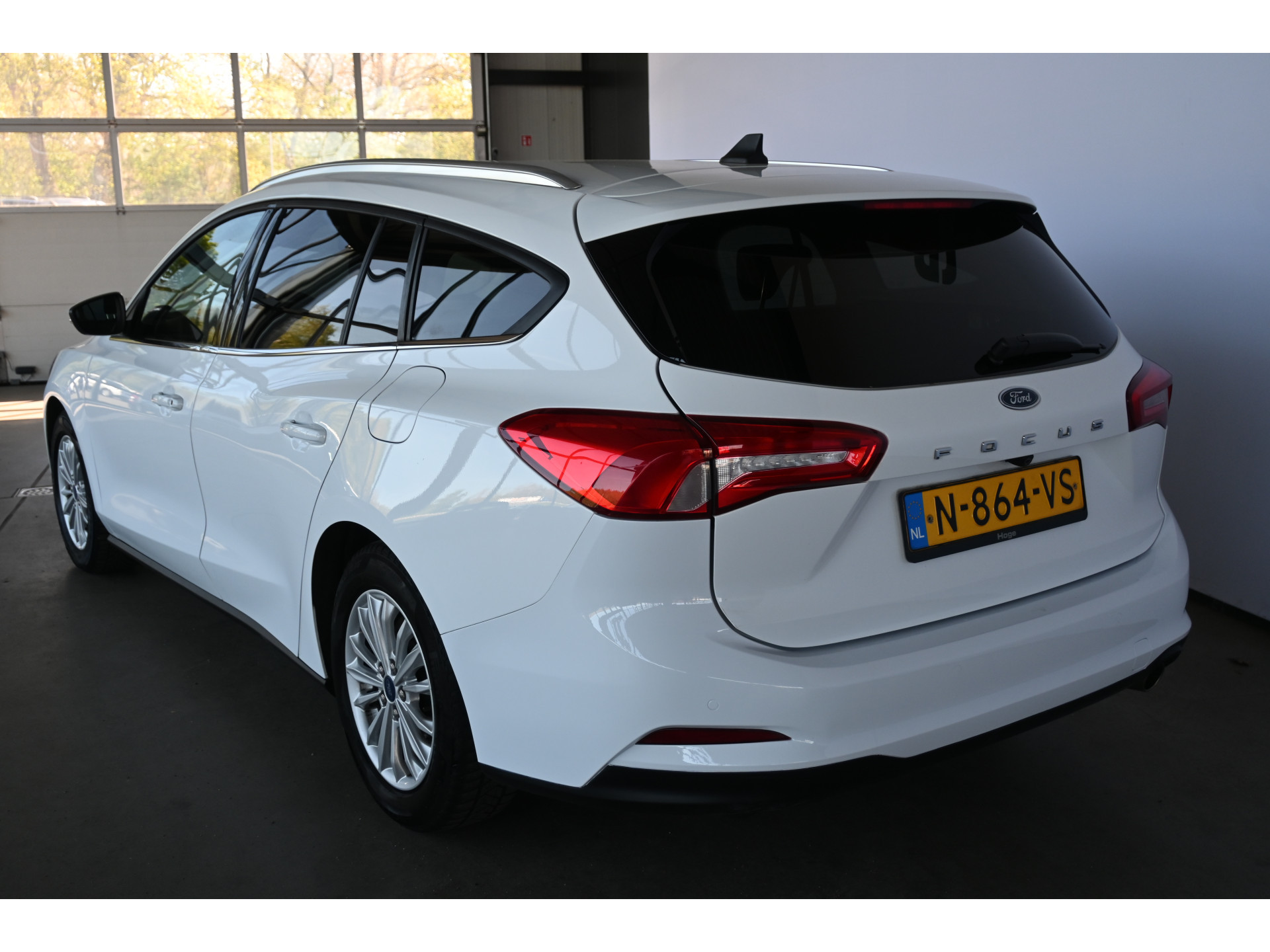 Ford Focus Wagon 1.0 EcoBoost Titanium X Business Clima Navigatie LED 1e Eigenaar Rijklaarprijs! Inruil Mogelijk!