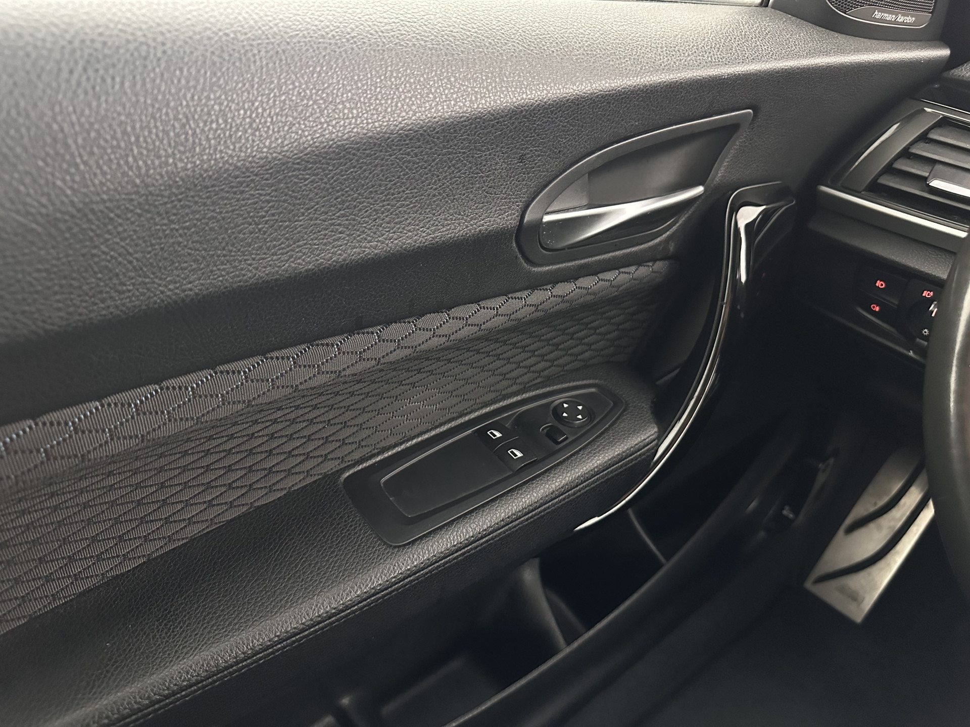 BMW 2-serie Coupé 220d xDrive M-Sportpack Executive Aut. *XENON | ALCANTARA | HEATED-SPORTSEATS | HARMAN/KARDON | KEYLESS | NAVI-FULLMAP | PRIVACYGLASS | SHIFTPADDLES | ECC | PDC | CRUISE | 18''ALU*