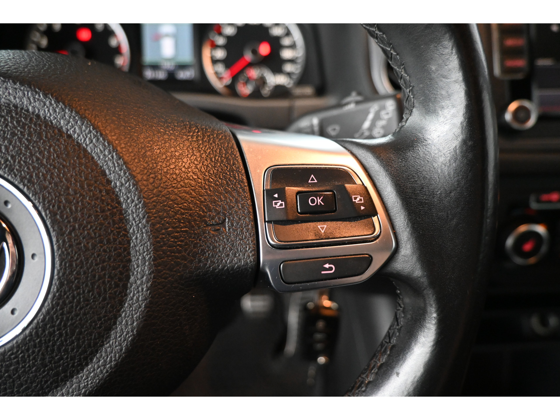 Volkswagen Tiguan 1.4 TSI Sport&Style 4Motion R-line Edition Clima Navigatie Stoelverwarming Goed Onderhouden! Inruil Mogelijk!