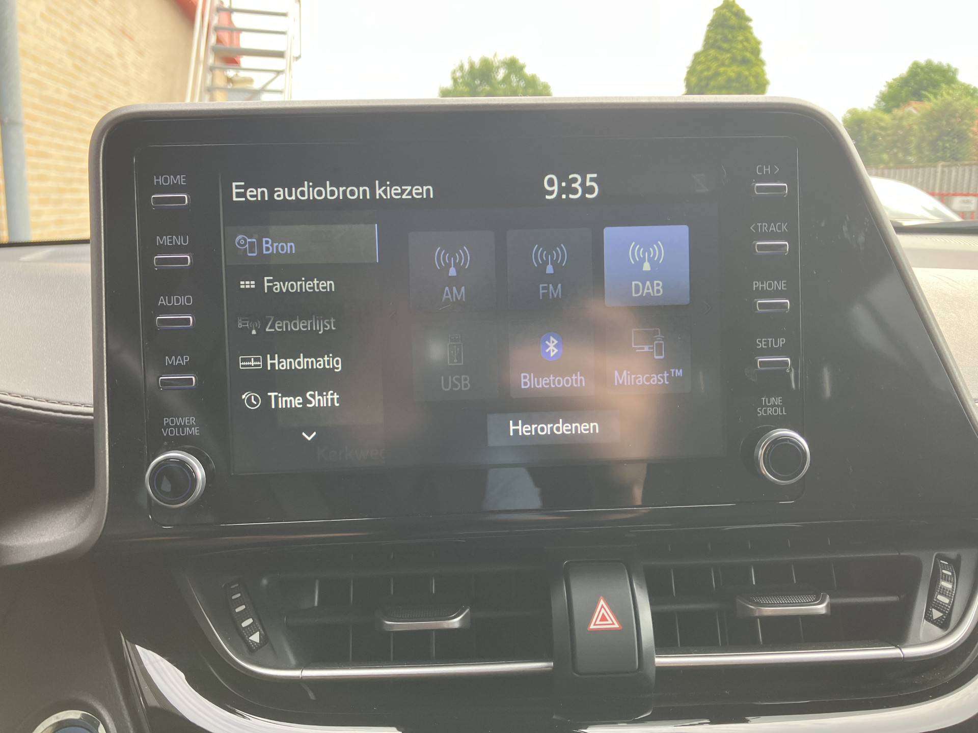 Toyota C-HR 1.8 Hybrid Active AUT. | 1e eigenaar | navigatie | camera | apple carplay | cruise control | 36.000 KM