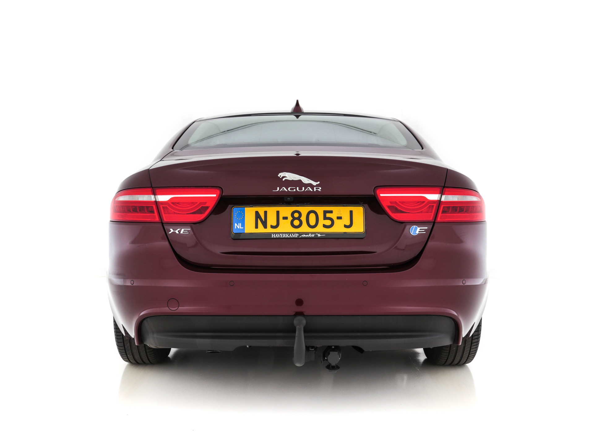 Jaguar XE 2.0 D Portfolio (INCL-BTW) Aut. *LEATHER | NAVI-FULLMAP | BI-XENON | CAMERA | ECC | COMFORT-SEATS | SHIFT-PADDLES | PDC | JAGUAR-AUDIO | CRUISE | LANE-ASSIST | TOWBAR | 18"ALU*