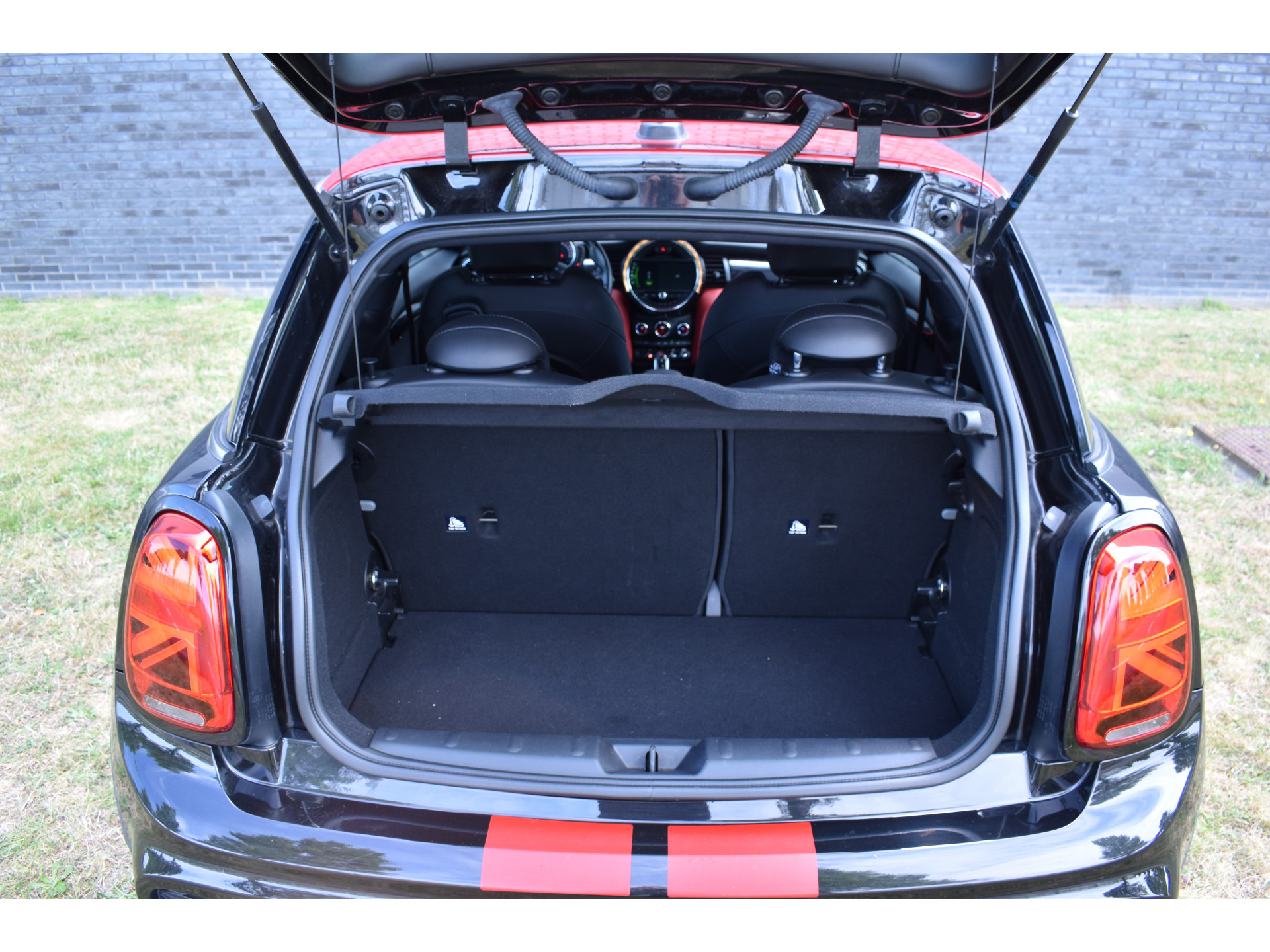 MINI 3-Deurs 2.0 John Cooper Works Chili 232pk Leer Navi Automaat
