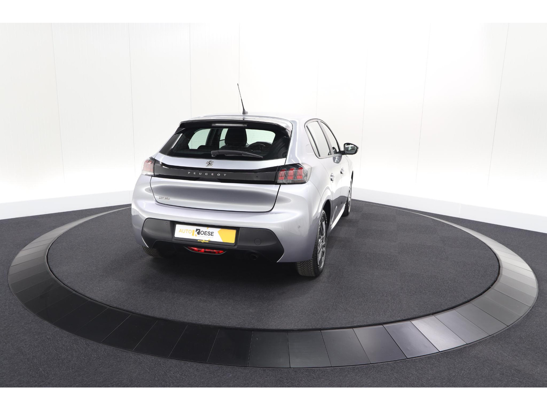 Peugeot 208 PureTech 75 Active Pack | Navigatie | Parkeersensoren | Apple Carplay | Allseason Banden