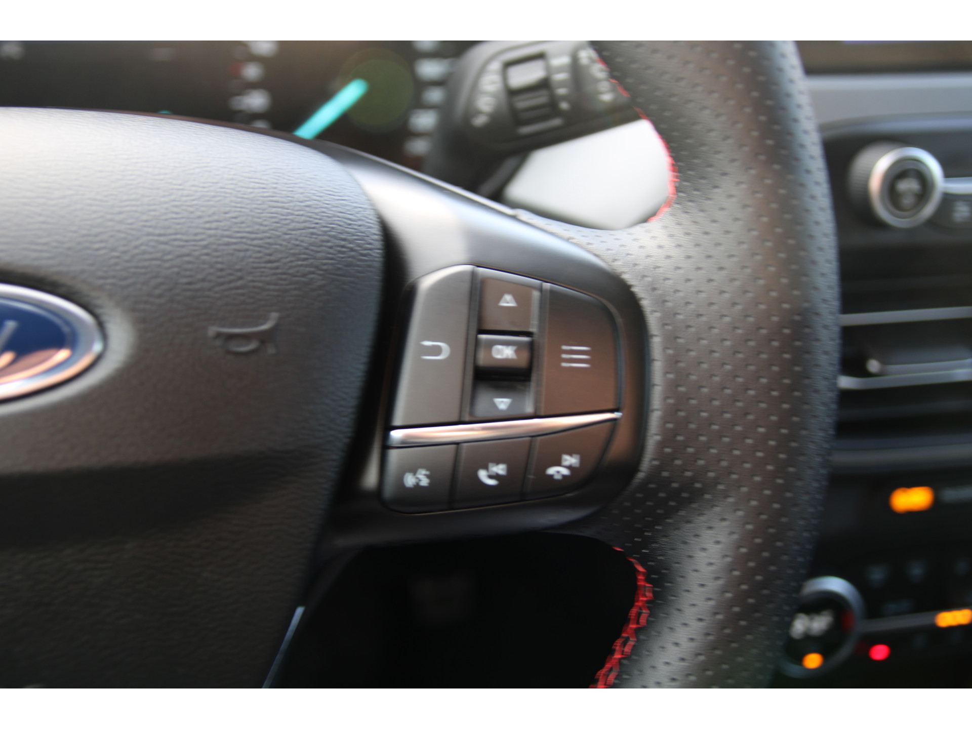 Ford Focus Wagon 1.0 EcoBoost 125 PK Hybrid ST Line TREKHAAK | WINTER- PACK | Camera |