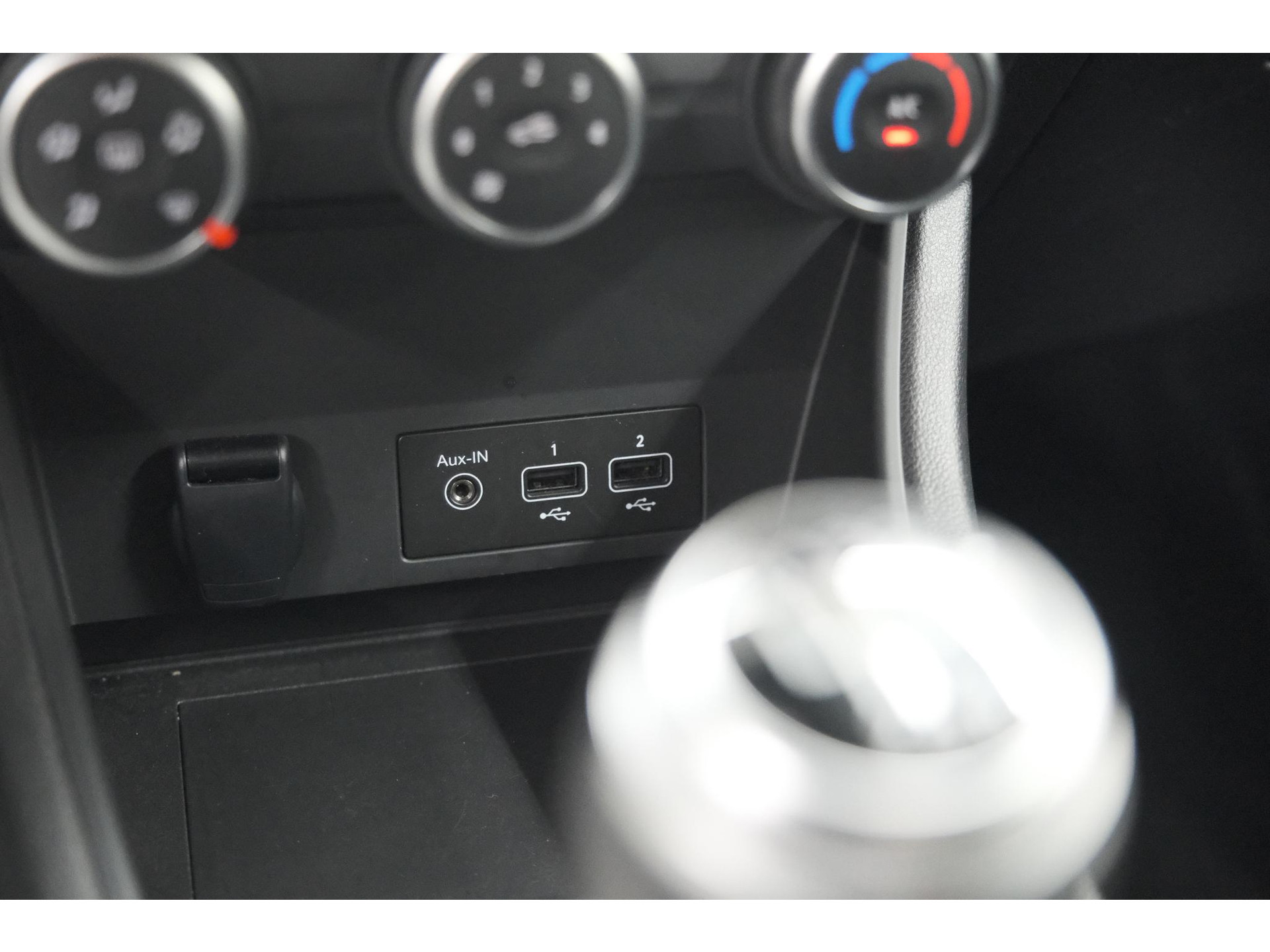 Renault Captur TCe 90 Evolution | Parkeersensoren | Navigatie | Allseason Banden | Apple Carplay