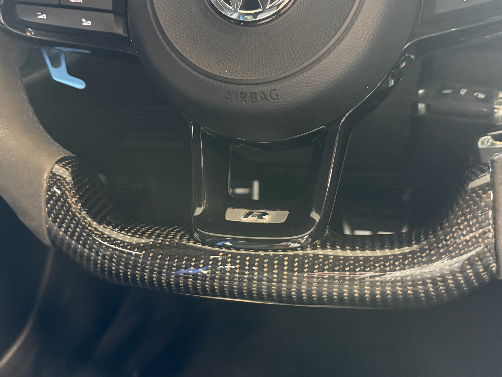 Volkswagen Golf 2.0 TSI R 4Motion | Camera | Panoramadak | 300PK | Stoelverwarming | Leder