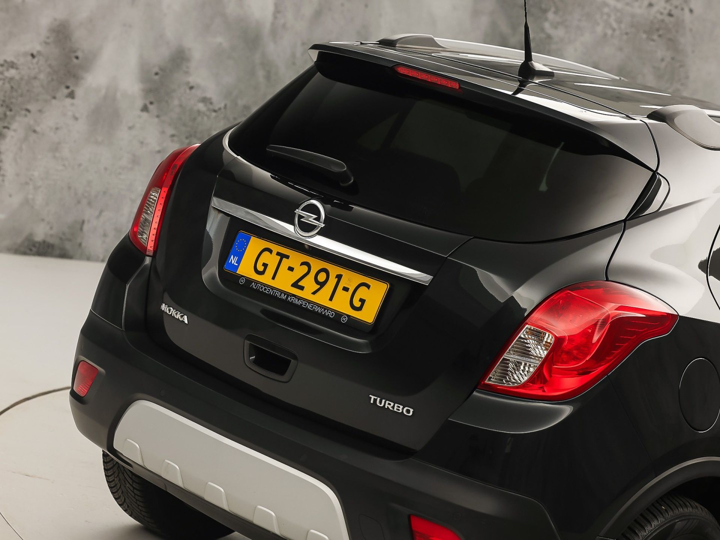 Opel Mokka 1.4 T Cosmo Sport 140Pk (SCHUIFDAK, NAVIGATIE, CLIMATE, STUUR/STOELVERWARMING, SPORTSTOELEN, GETINT GLAS, CAMERA, NIEUWSTAAT)