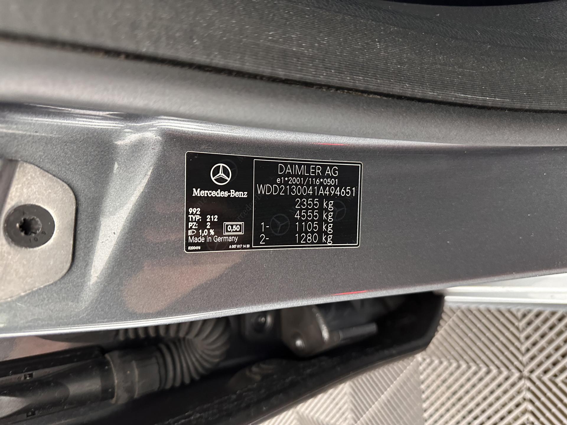 Mercedes-Benz E-klasse 220 d AMG-Line (INCL-BTW ) Aut. *PANO | FULL-LED | LEATHER-MICROFIBRE | WIDE-SCREEN-DIGI-COCKPIT | NAVI-FULLMAP | AMBIENT-LIGHT | HEATED-SPORTSEATS | ECC | SHIFT-PADLLES | PDC | CRUISE | 19"ALU*