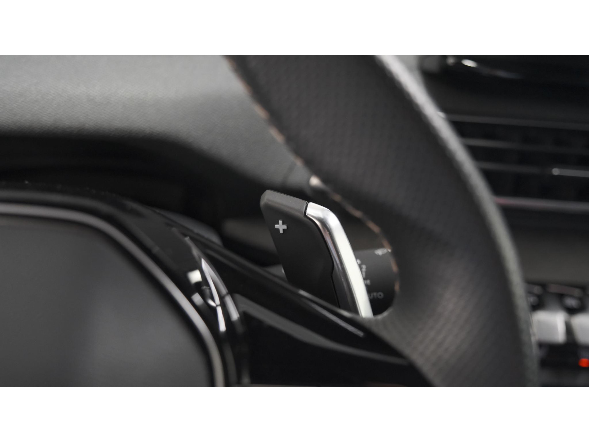 Peugeot 3008 1.6 PureTech 180 EAT8 GT | Trekhaak | Camera | Dodehoekdetectie | Navigatie