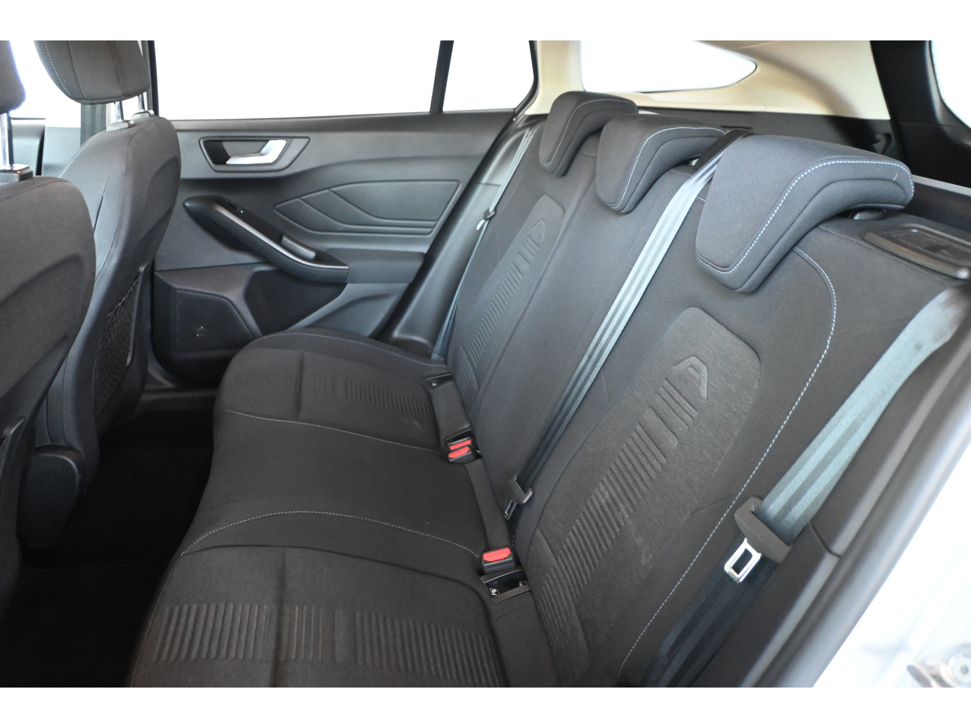 Ford Focus Wagon 1.0 Active Business Automaat Navigatie Carplay LED Rijklaarprijs Inruil Mogelijk!