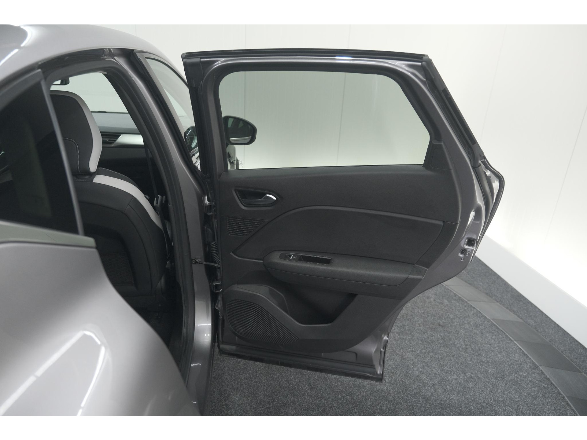 Renault Captur 1.6 E-Tech Plug-in Hybrid 160 Intens | Parkeersensoren | Apple Carplay | Navigatie | Climate Control