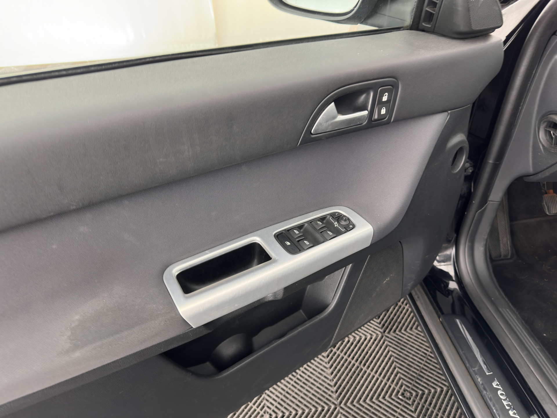 Volvo V50 1.6 D2 S/S Sport *COMFORT-SEATS | ECC | PDC | TOWBAR | 17"ALU*