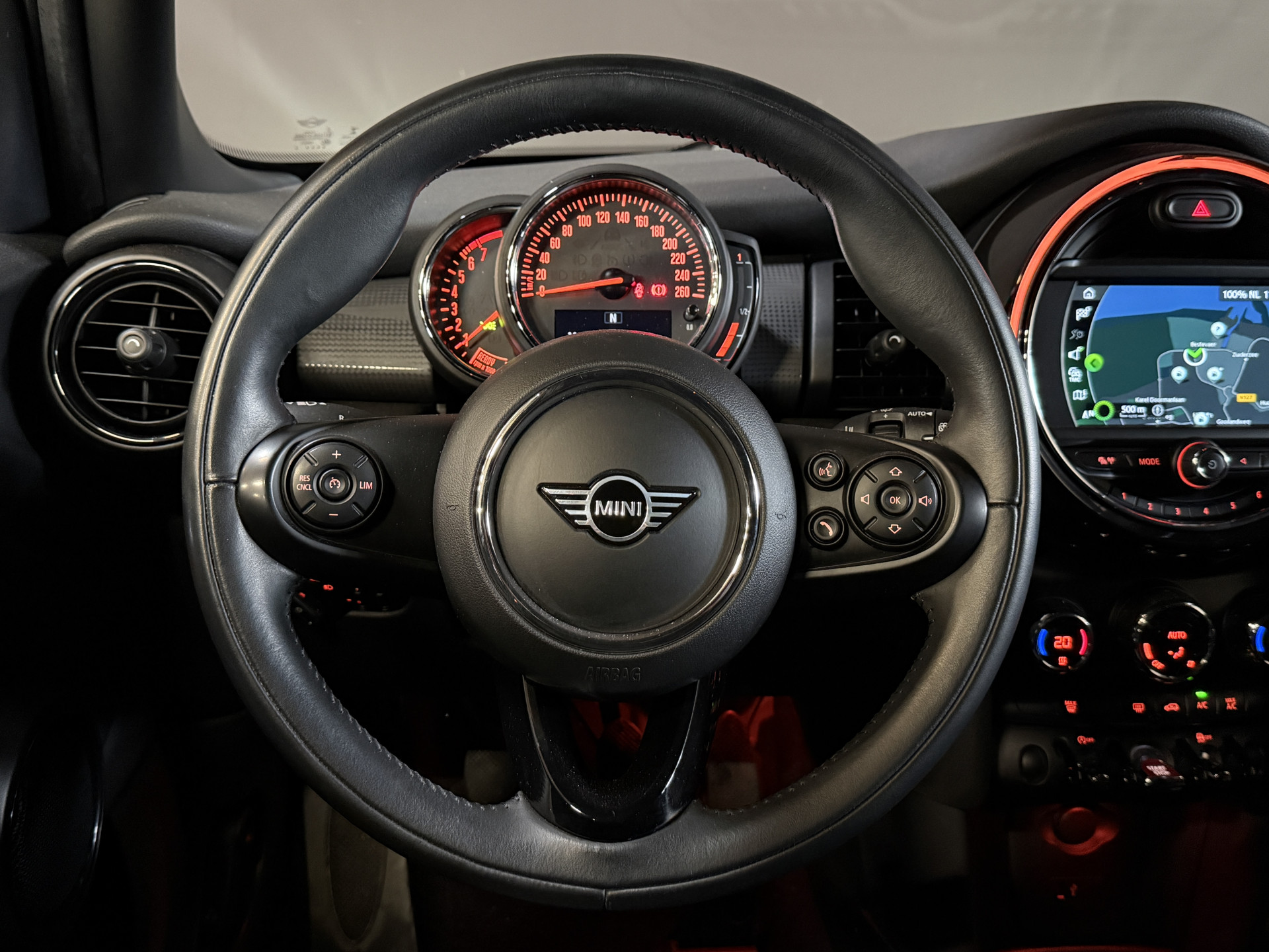 MINI 5-Deurs 1.5 Cooper Pepper | Keyless | Dealeronderhouden | All-Season