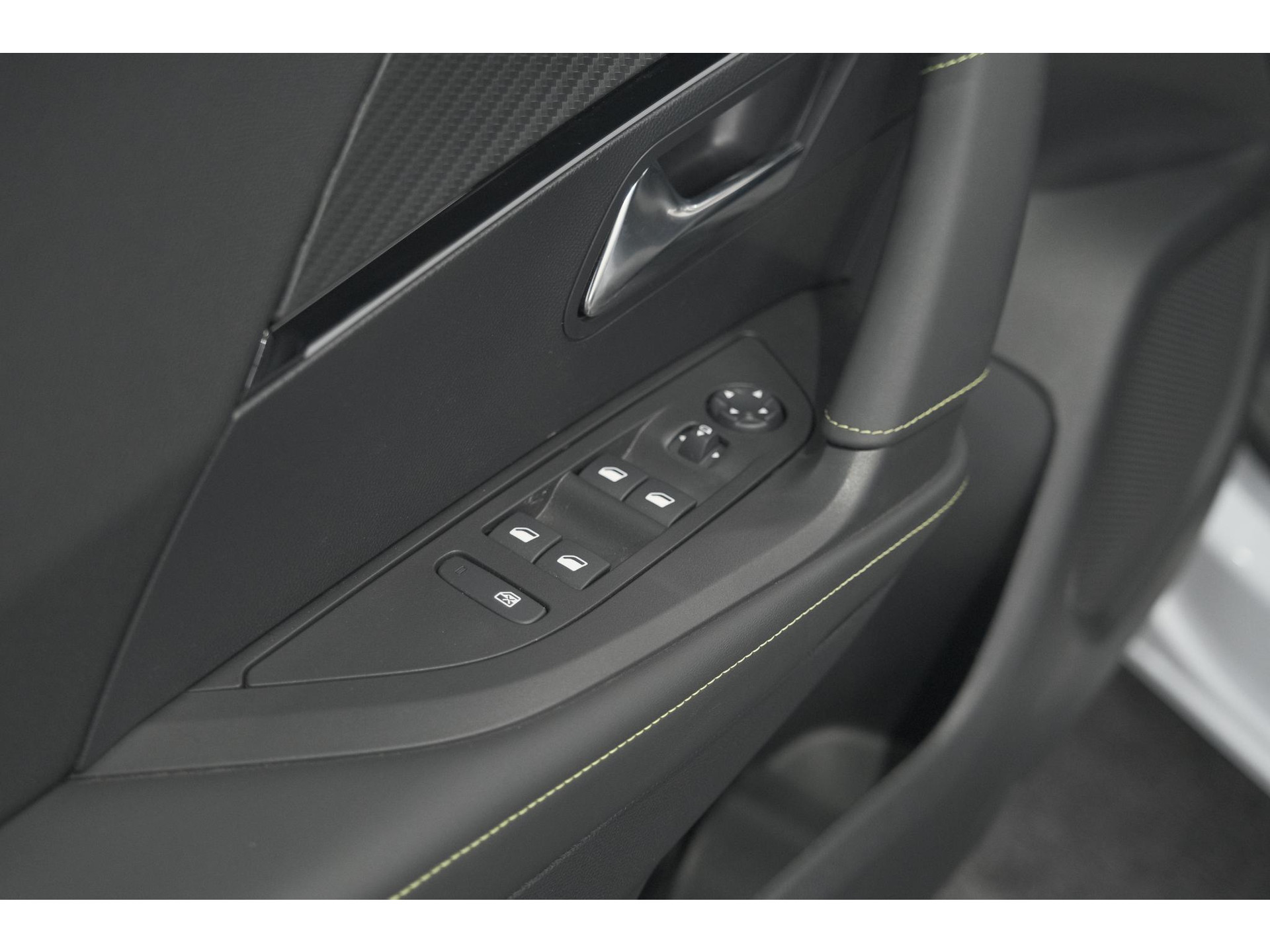 Peugeot 2008 PureTech 130 EAT8 GT | Camera | Apple Carplay | Parkeersensoren