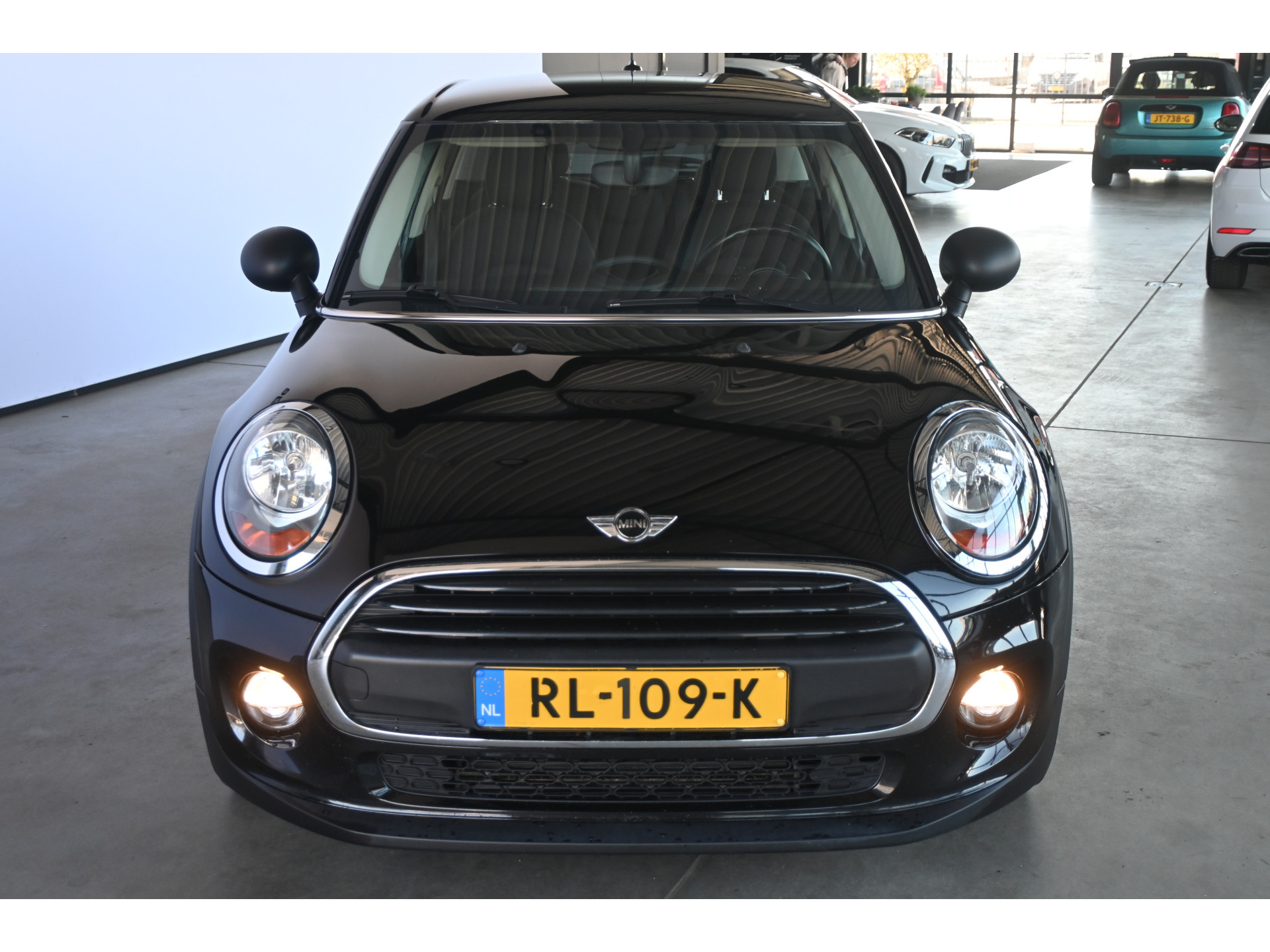 MINI Mini 1.5 Business Nap Airco Cruise control Navigatie Lichtmetaal Inruil mogelijk