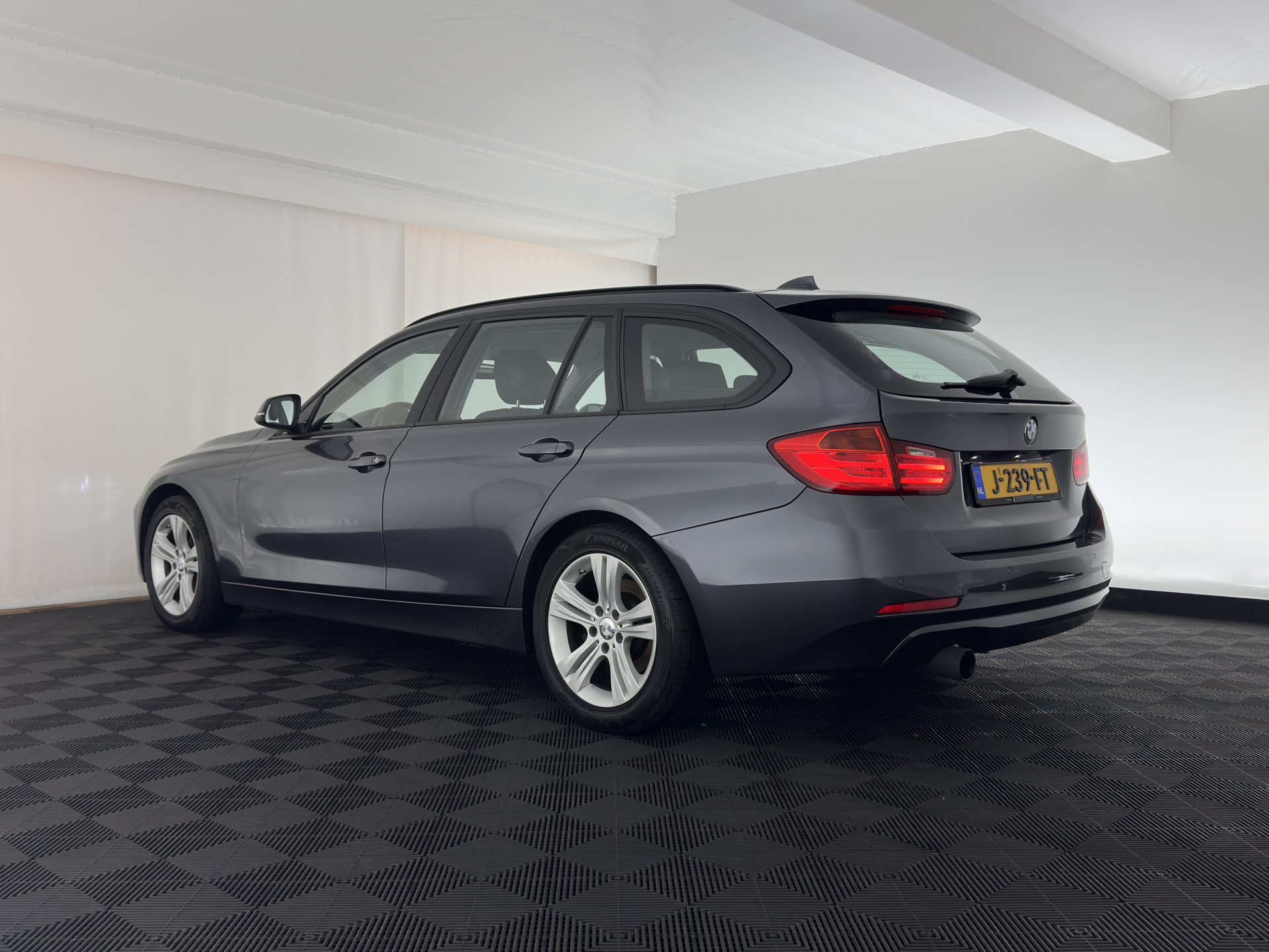 BMW 3-serie Touring 316d High Executive *FULL-LEATHER | NAVI-FULLMAP | HEATED-COMFORTSEATS | AIRCO | CRUISE | PDC | 17''ALU*