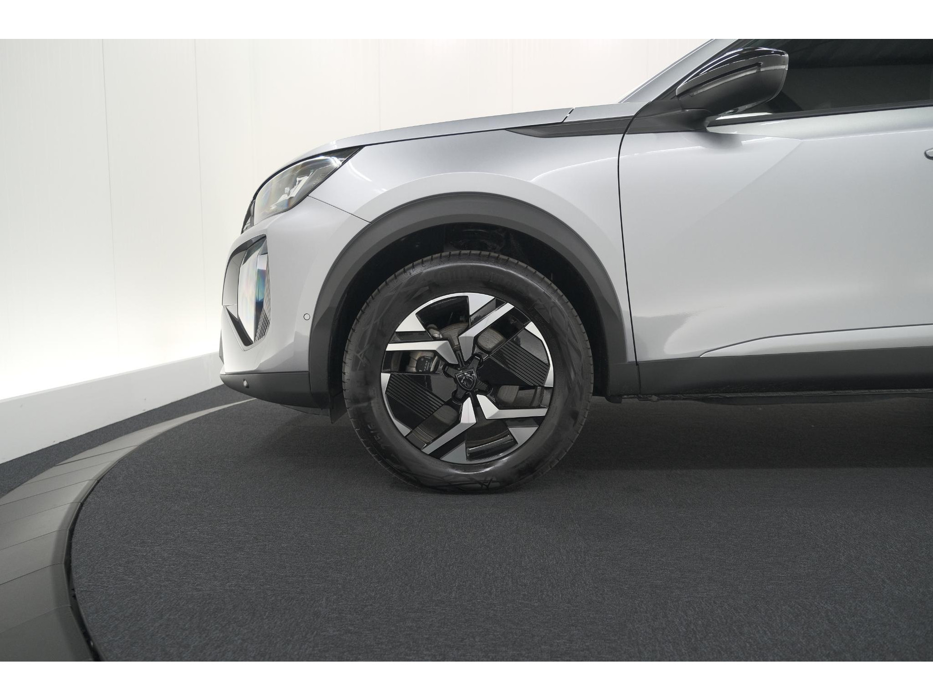 Peugeot 2008 1.2 Hybrid 145 Allure | 360 Camera | Adaptieve Cruise Control | Dodehoekdetectie | Apple Carplay