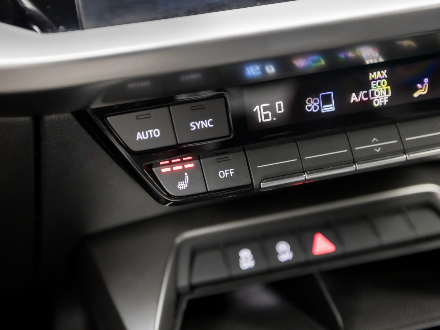 Audi A3 Sportback 30 TFSI Sport (APPLE CARPLAY, GROOT NAVI, CAMERA, ELEK STOEL, ADAPTIVE CRUISE, STOELVERWARMING, SPORTSTOELEN, GETINT GLAS, KEYLESS START, NIEUWSTAAT)